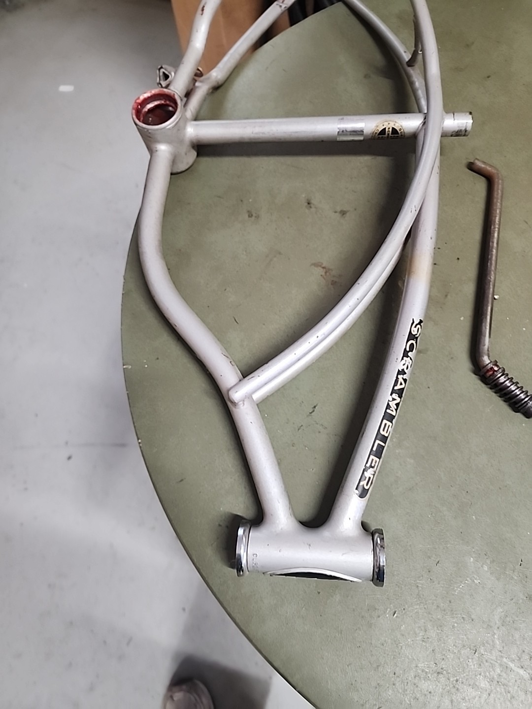 1975 SCHWINN STINGRAY SCRAMBLER BMX 20 INCH SILVER FRAME KICKSTAND HEADBAGE L$$K