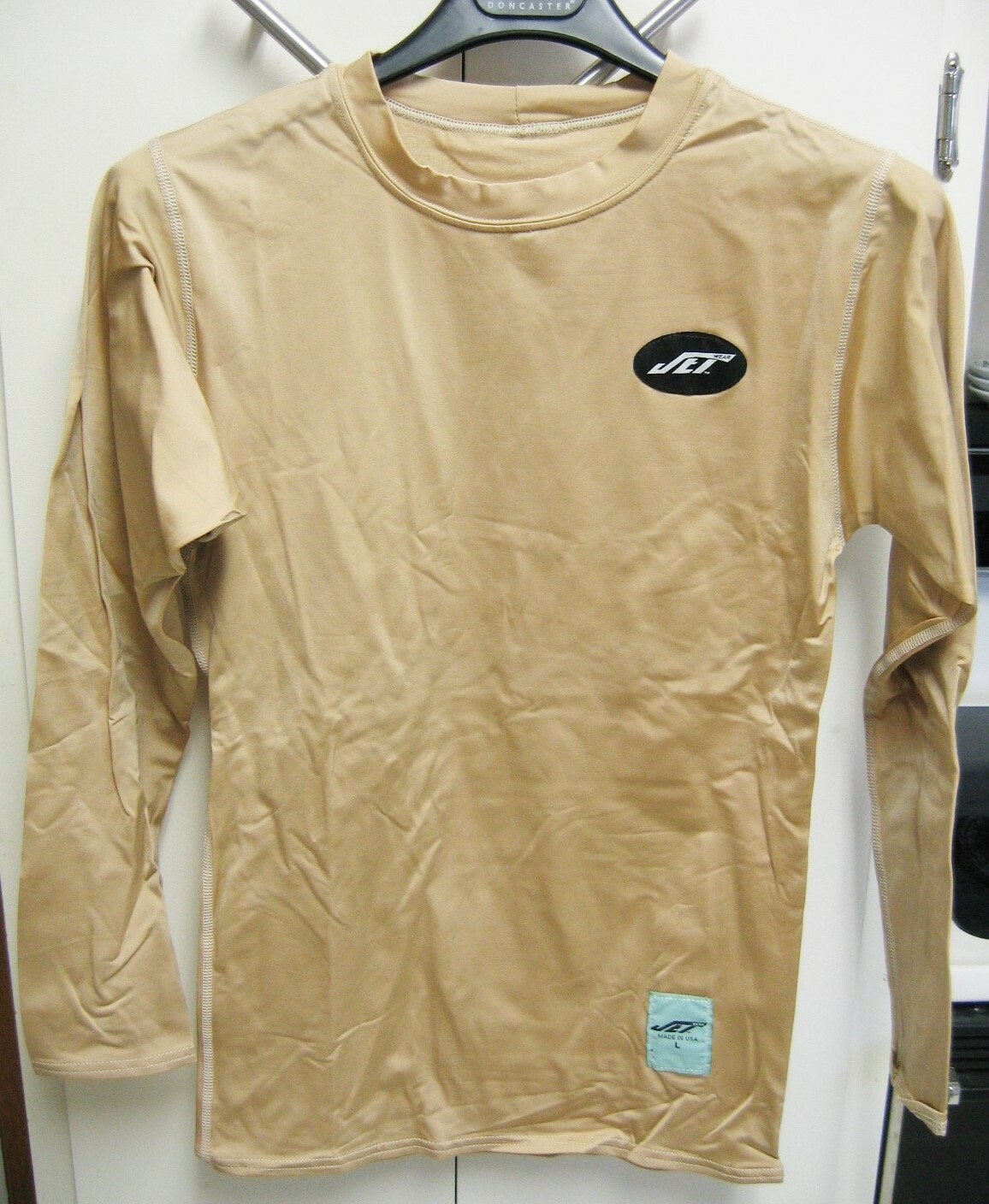 JET LONG SLEEVE WOMEN'S COMPRESSION SHIRT- LARGE - VEGAS GOLD - BRAND NEW