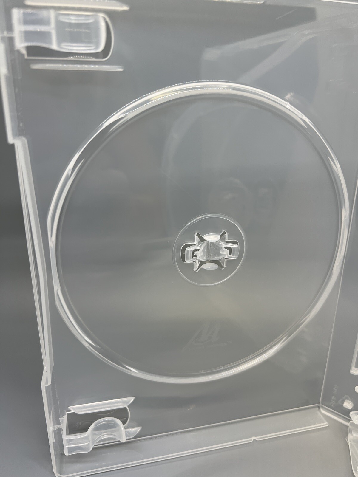 SALE! 2 TOP QUALITY 27MM MULTI-4 DISC DVD CASE, M-LOCK HUB, CLEAR, 4DVD3-CLR-OS