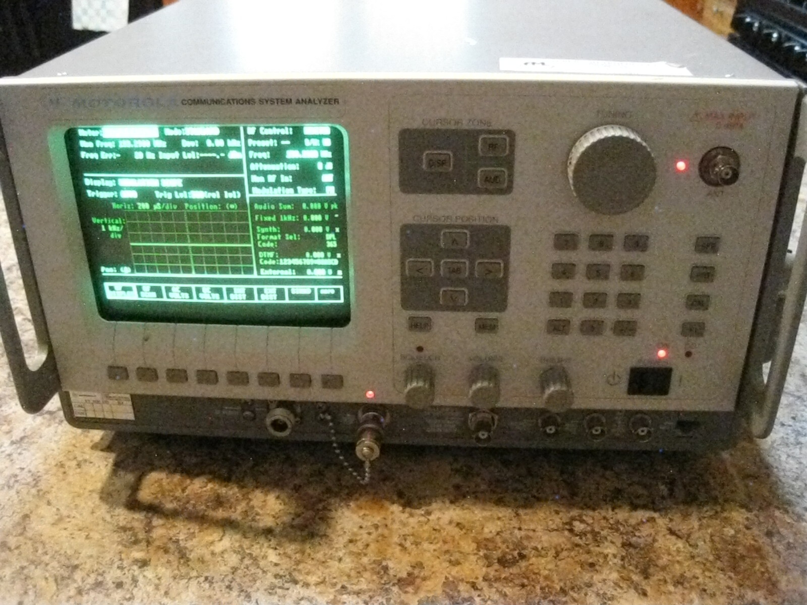 Motorola R2600C 400 Khz to 1GHz Service Monitor Test Set (Lot#MP899)