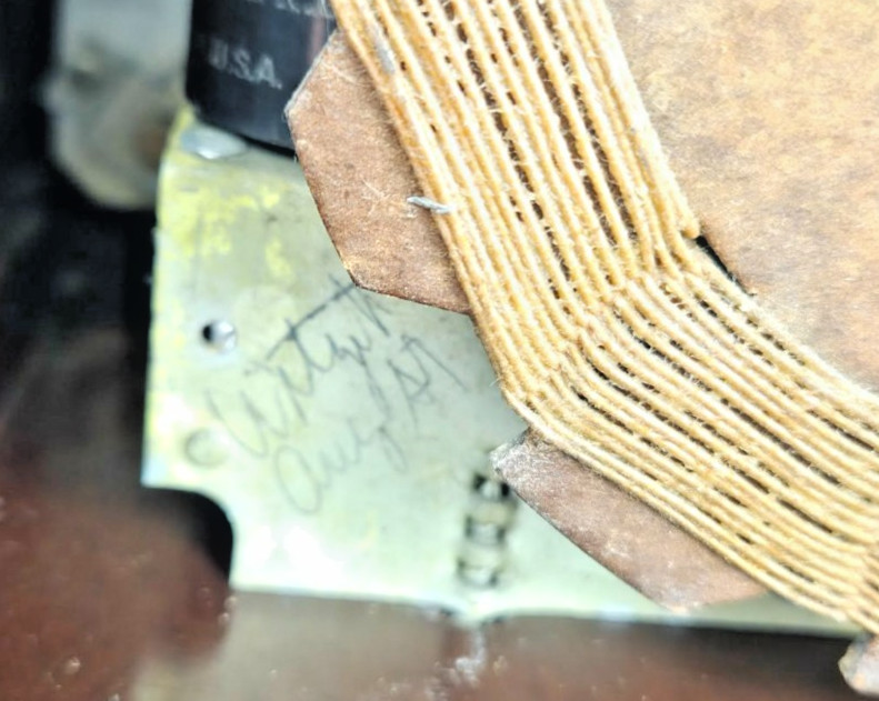 Vintage Emerson Model 330 Bakelite Tube Radio 1939 Art Deco AM Untested