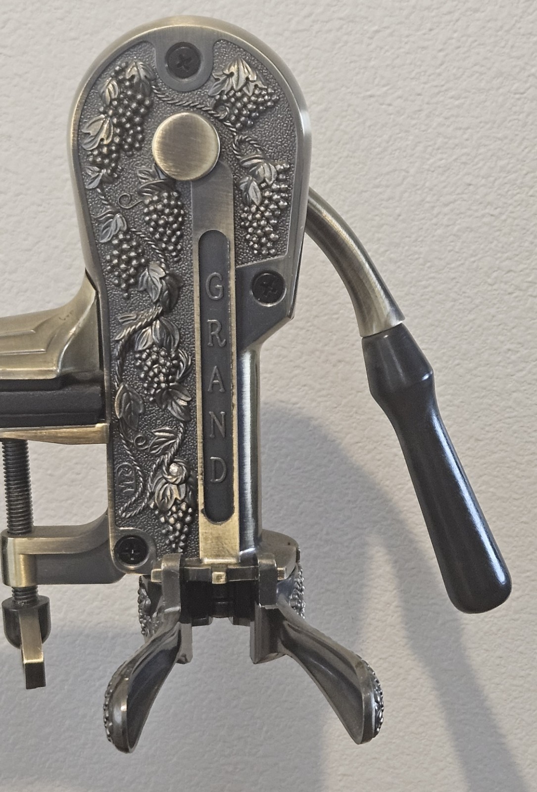 Large Grand Reserve table top wine bottle opener