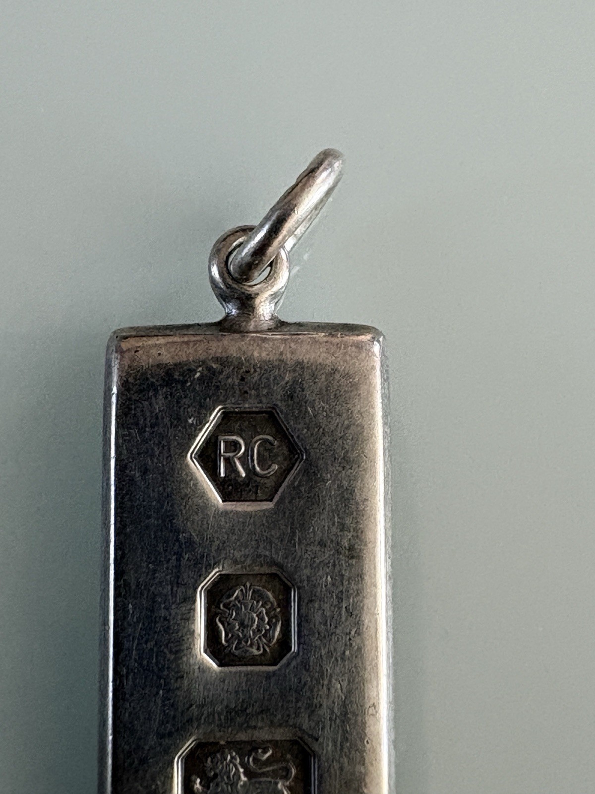 Vintage Sterling Silver Queens Jubilee Ingot Pendant 1.5” Long 16g /0.56 Ounces