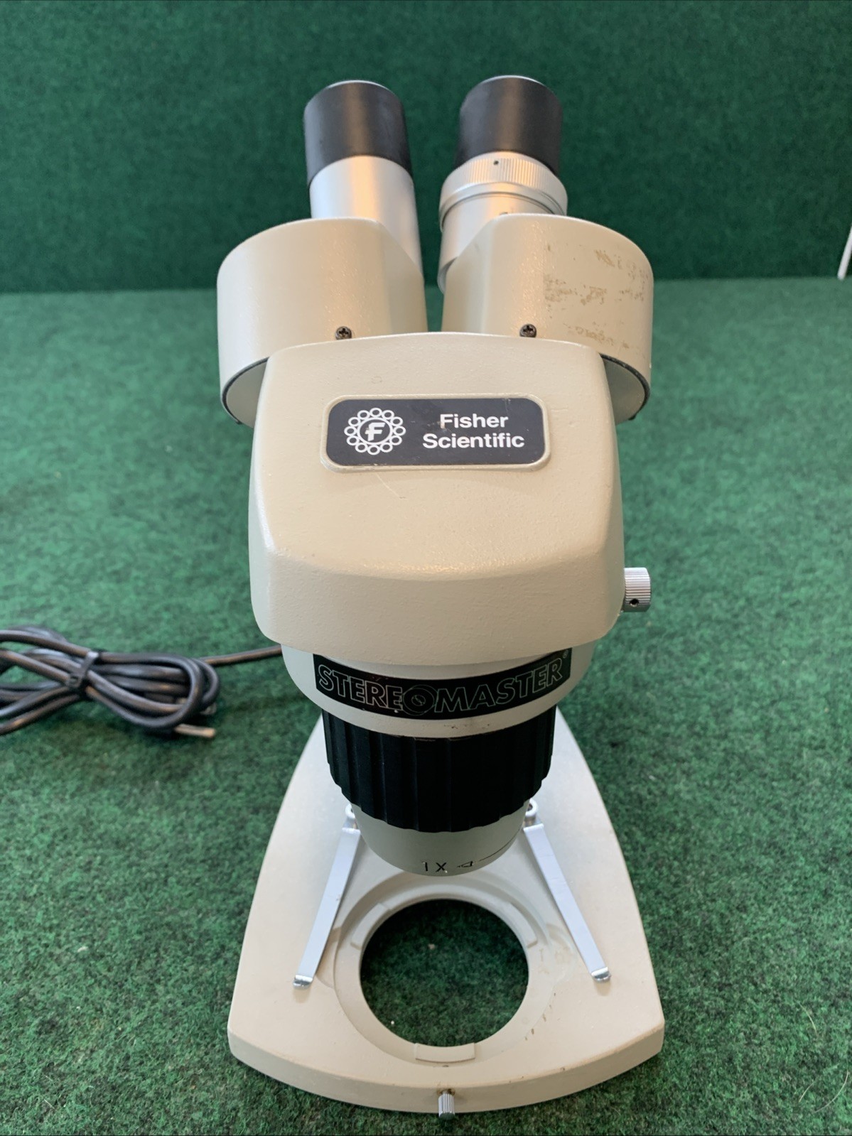 Fisher Scientific Stereomaster II Microscope SPT-IH W/ SW10X Eyepieces Lighted