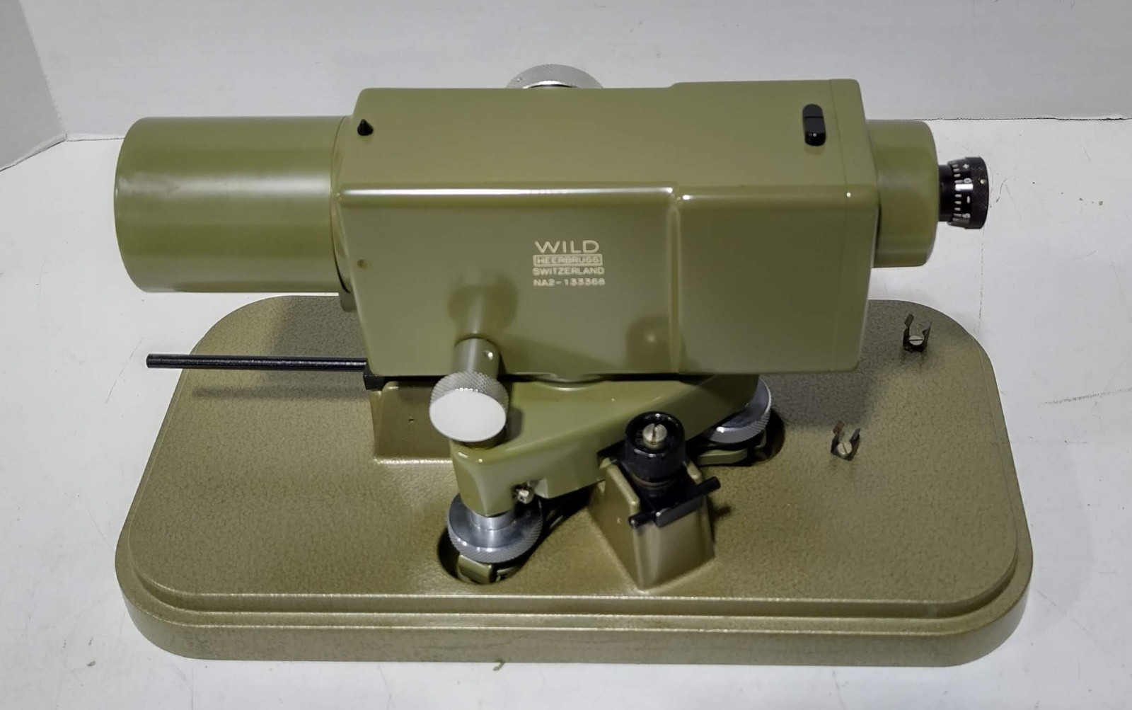 Wild Heerbrugg Switzerland NA2-133368 Automatic Surveying Lever Mfg 1966 w/ Case