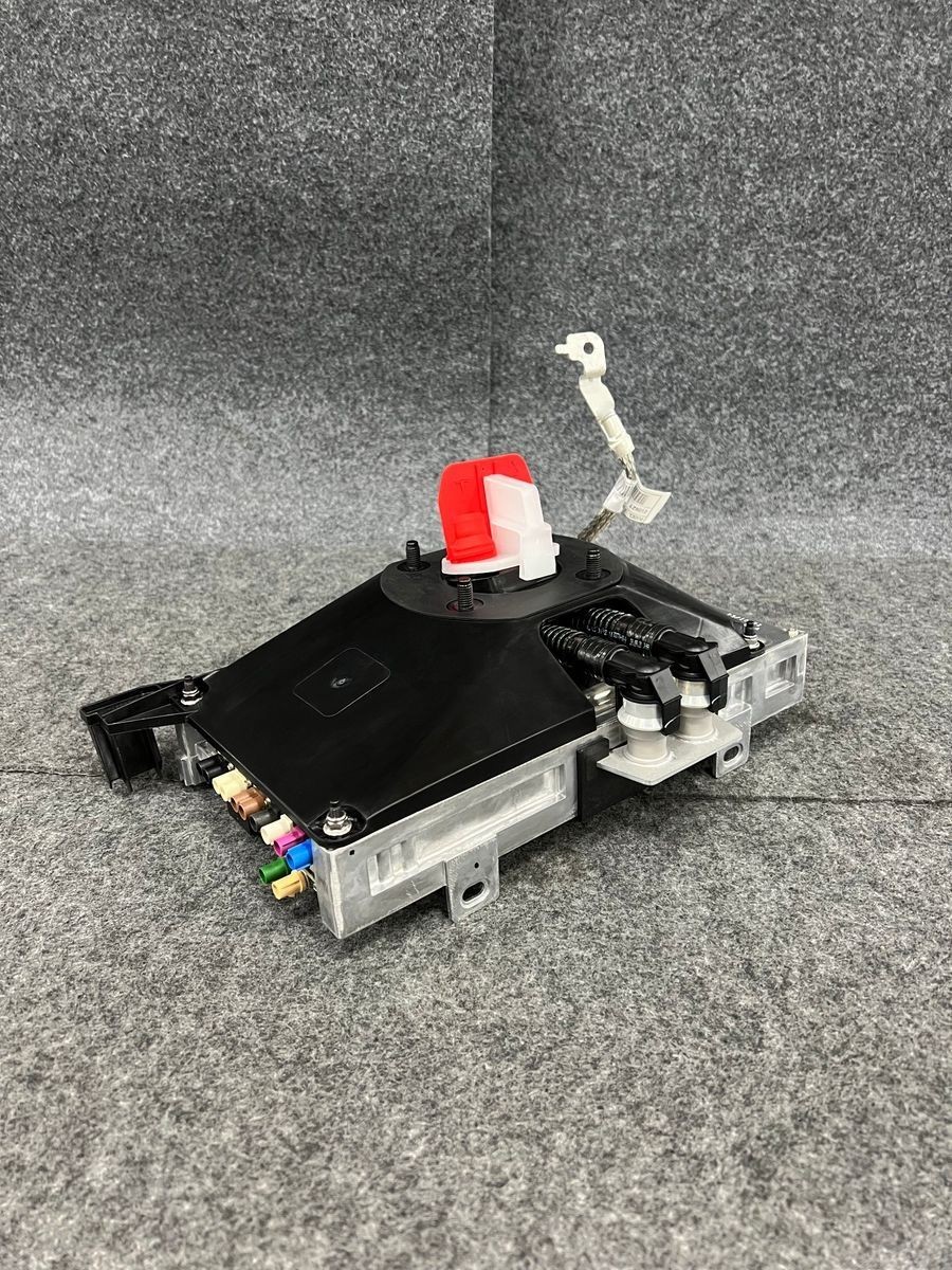 TESLA 1566786-S0-E Media Control Module For 2021-'23 Model 3. No Box*