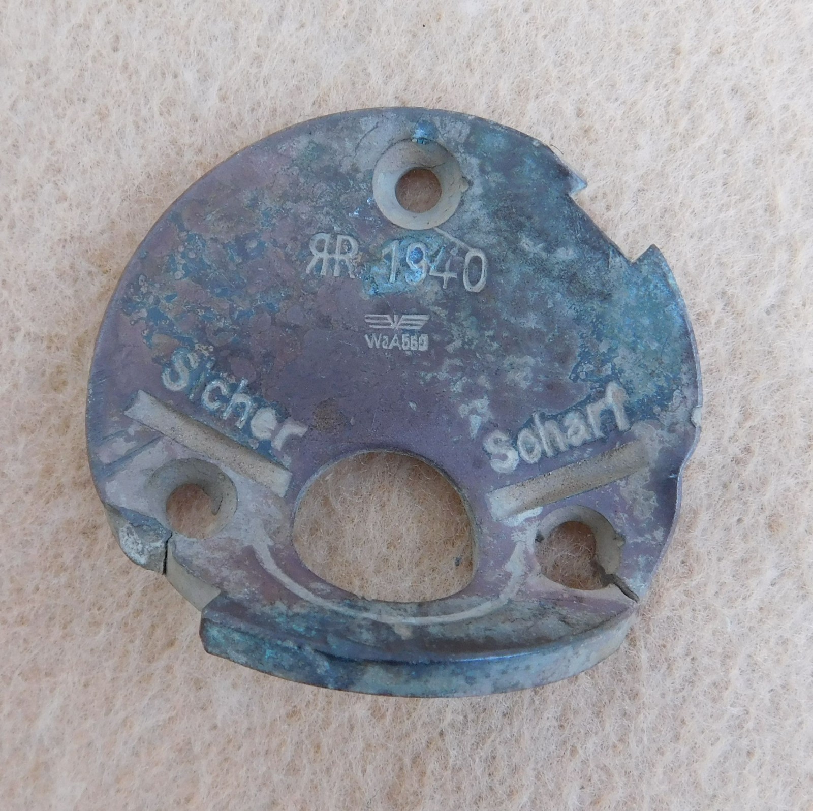 ORIGINAL WWII GERMAN TELLER TOP PLATE DATED 1940 - GROUND DUG RELIC