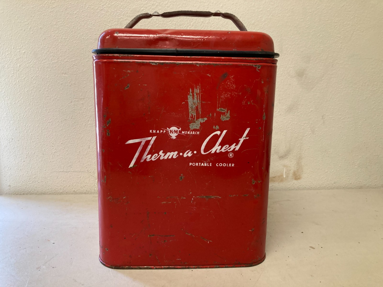 FANTASTIC RED 1950s KNAPP MONARCH Therm-a-Chest PORTABLE COOLER