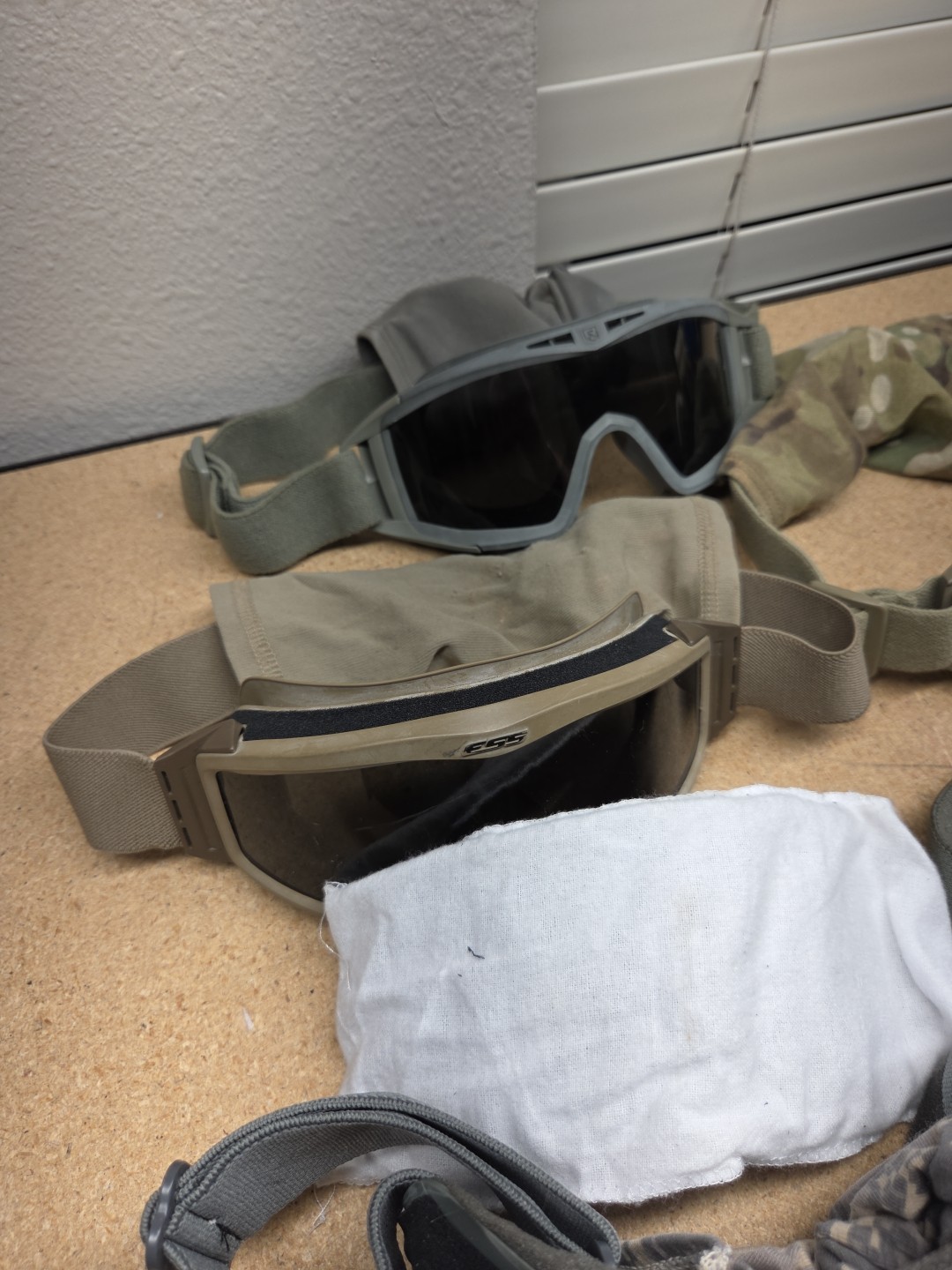 5x Revision ESS Military Desert Locust Tactical Goggles USGI SURPLUS LOT OF 5