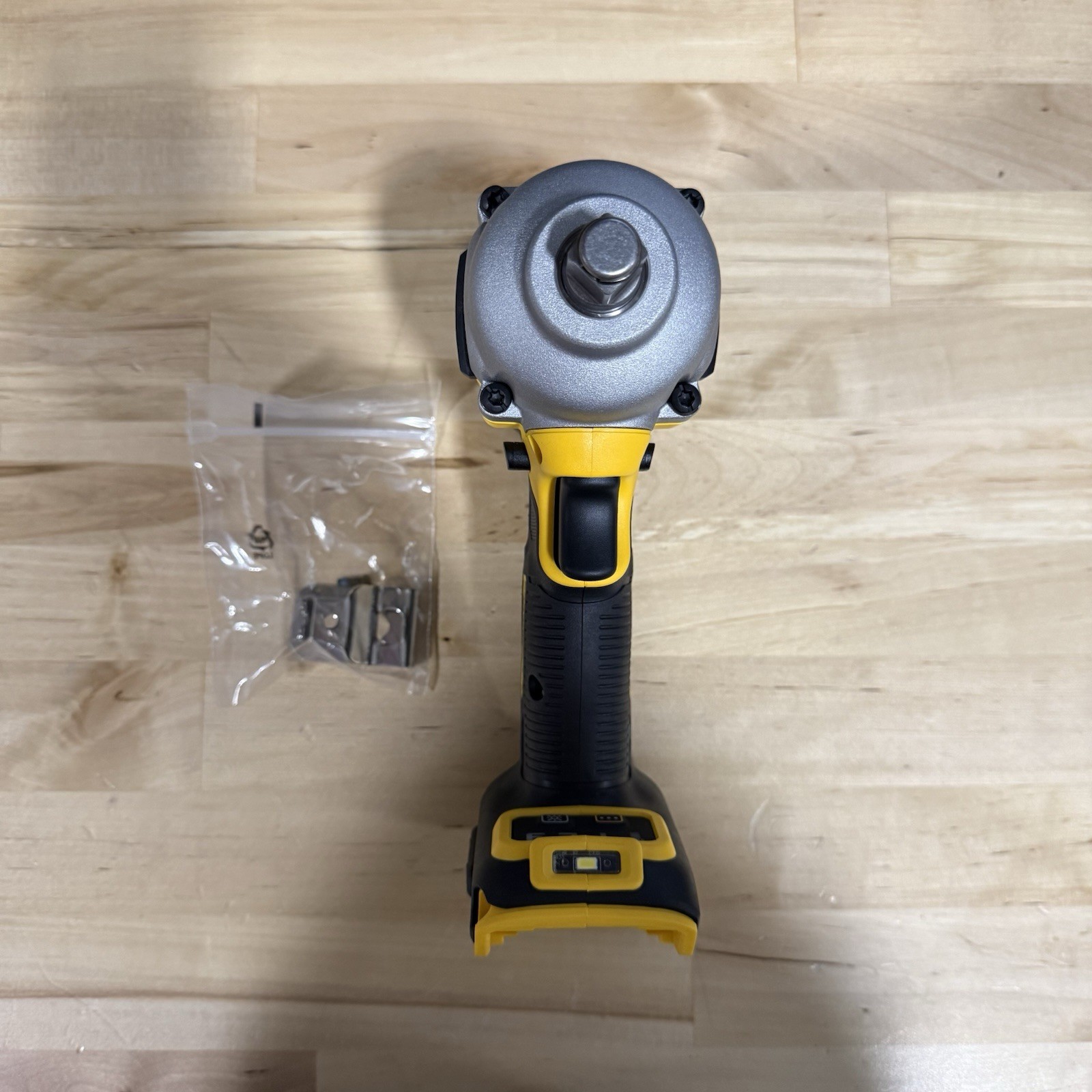 DEWALT 20V MAX Cordless Impact Wrench, 1/2' Hog Ring, Includes LED Work DCF891B