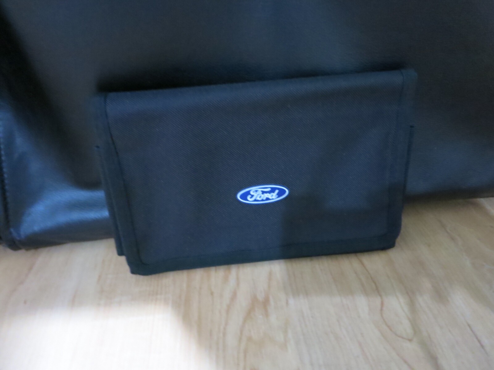 FORD OWNERS MANUAL COVER / CASE EXPLORER EDGE F-150 SUPER DUTY ESCAPE MUSTANG