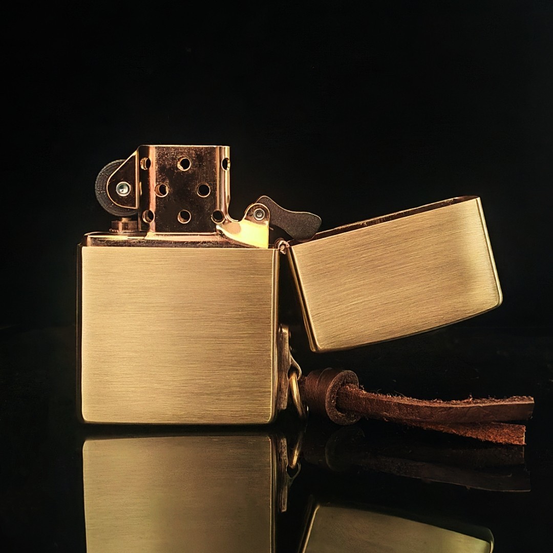 Full Body Artistic Girl Zippo Keychain Emblem Gift For Men