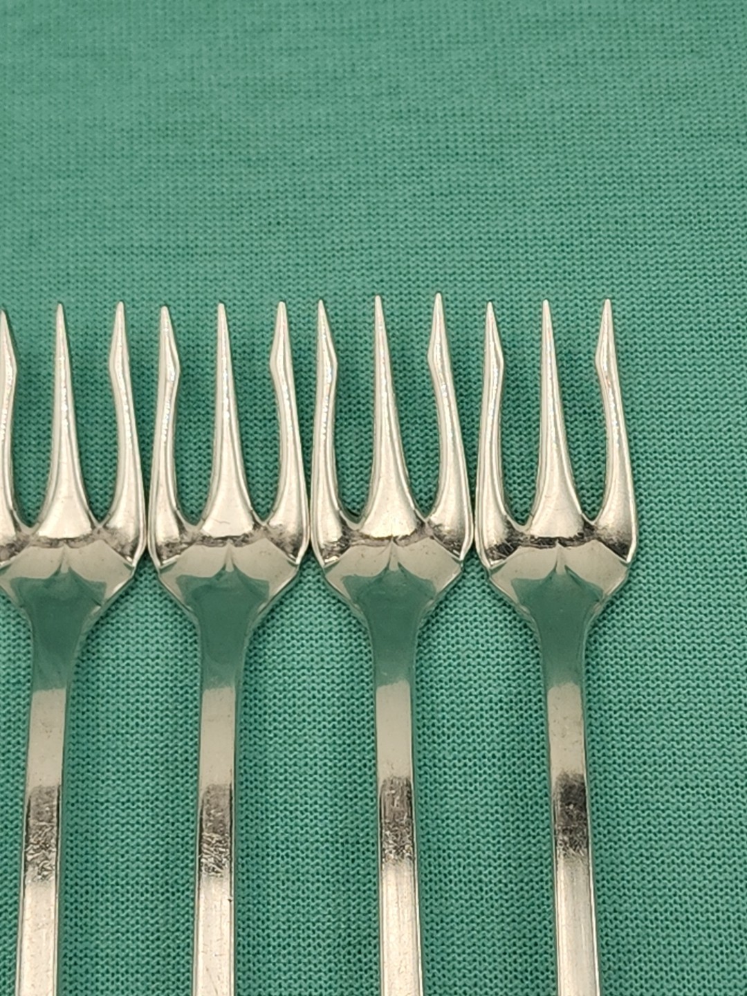 Oneida Community Silverplate BIRD OF PARADISE 6 COCKTAIL FORKS 6" No Monogram