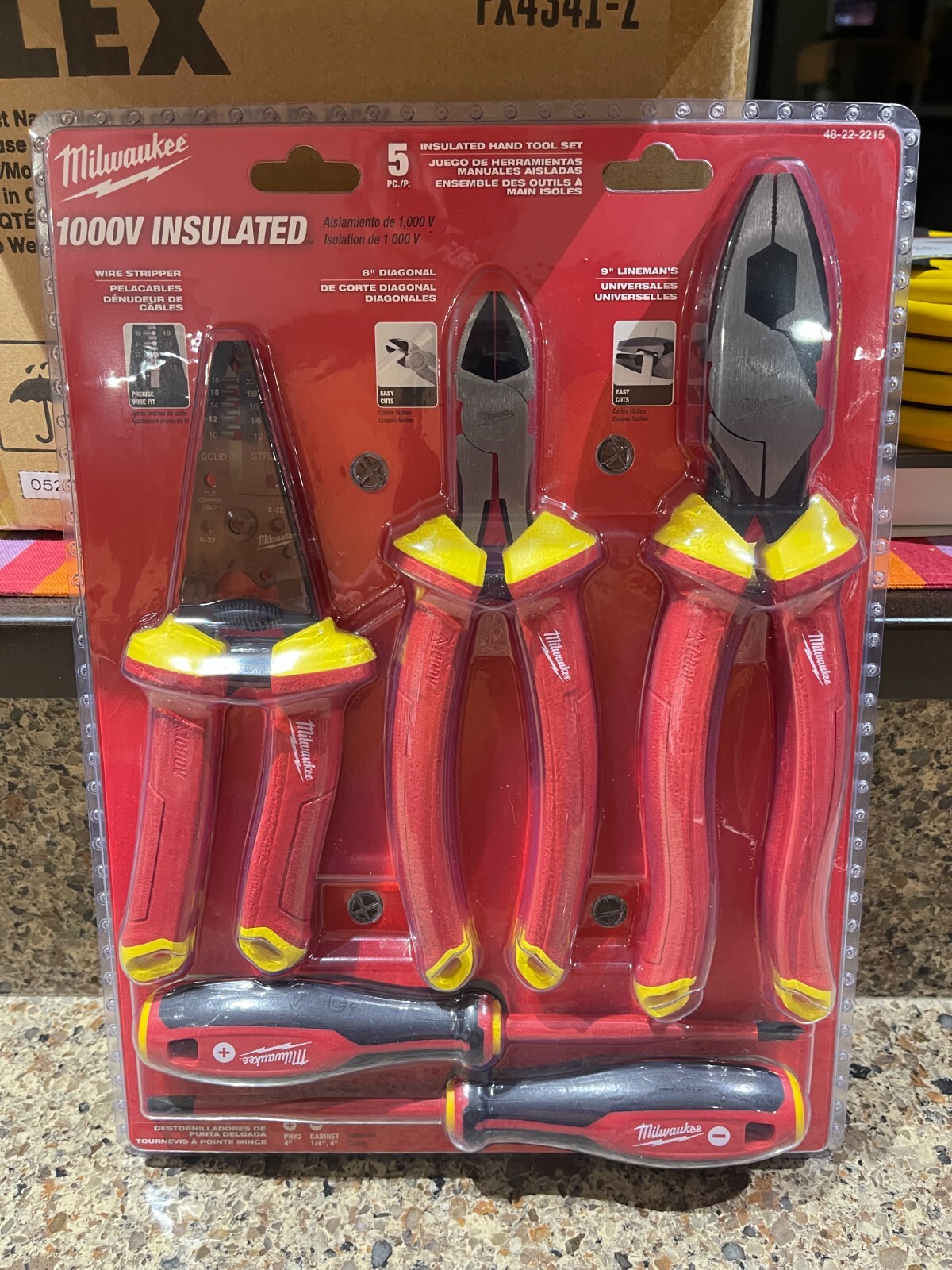 Milwaukee 1000V Insulated Electricians Hand Tool Sets (48-22-2215 & 48-22-2204)