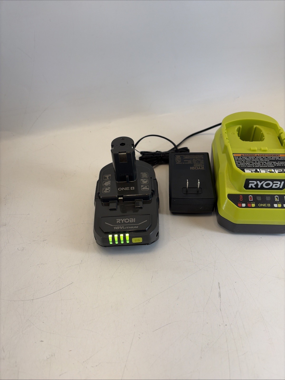 RYOBI ONE+ 18V 250 CFM Blower Kit 2Ah Battery & Charger P21011K