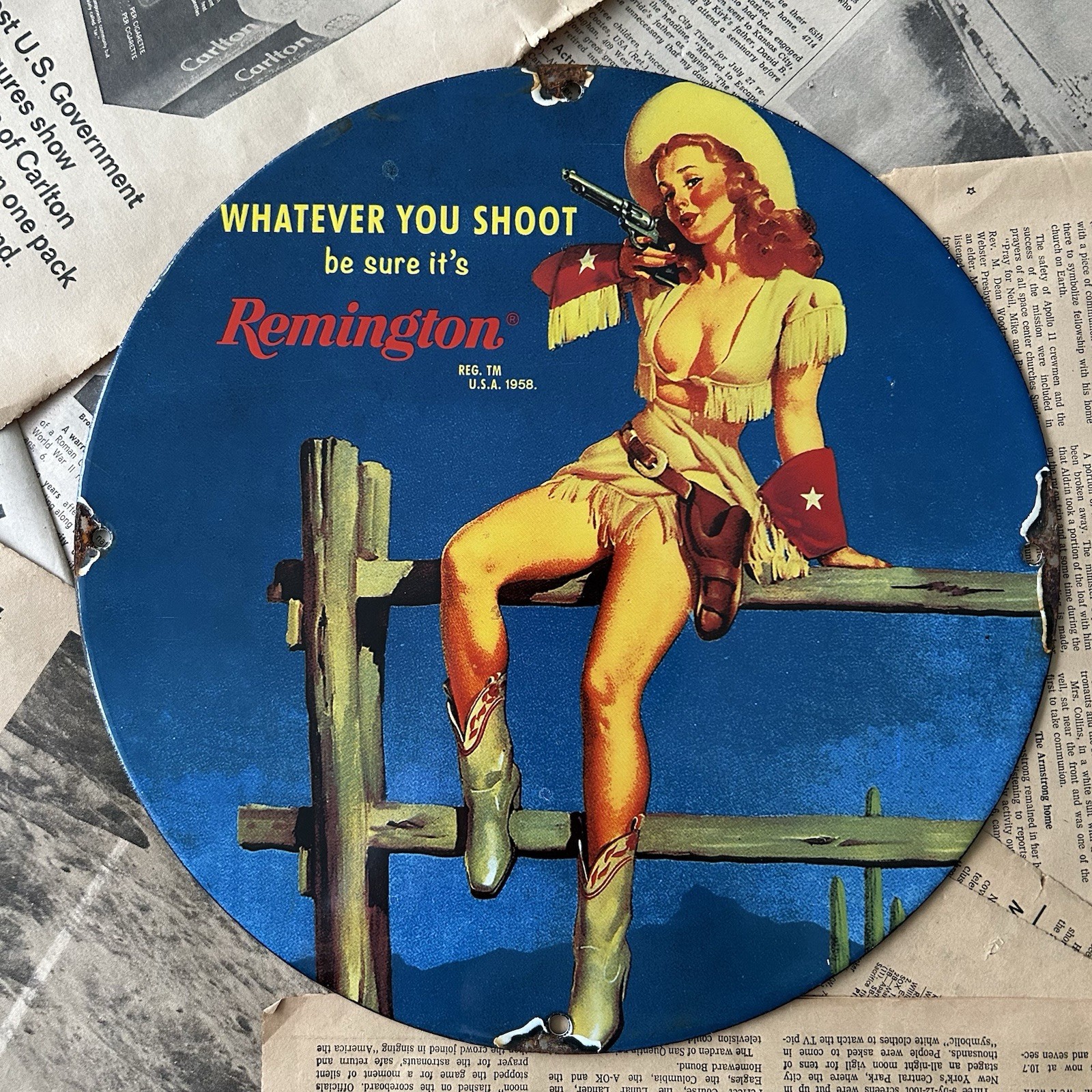 VINTAGE 1958 REMINGTON FIREARMS HUNTING 12 INCH PORCELAIN ENAMEL SIGN