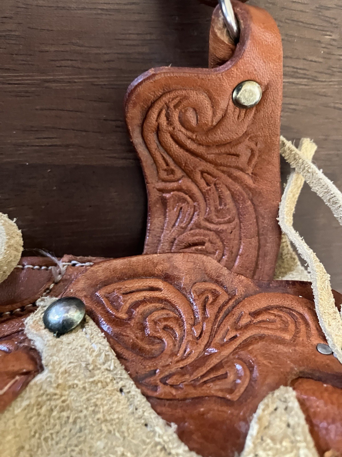 Vintage MINIATURE Western HORSE SADDLE Tooled Leather Salesman Sample or Toy