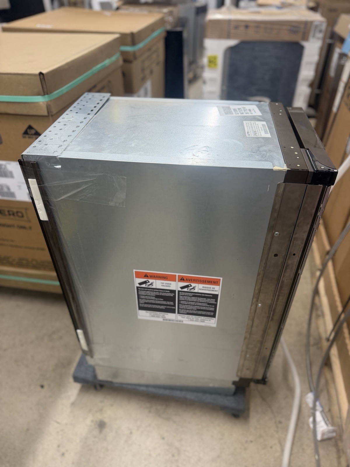 Sub-Zero Designer Series DEU1550WL 15" Undercounter Single Zone Smart Wine Coole