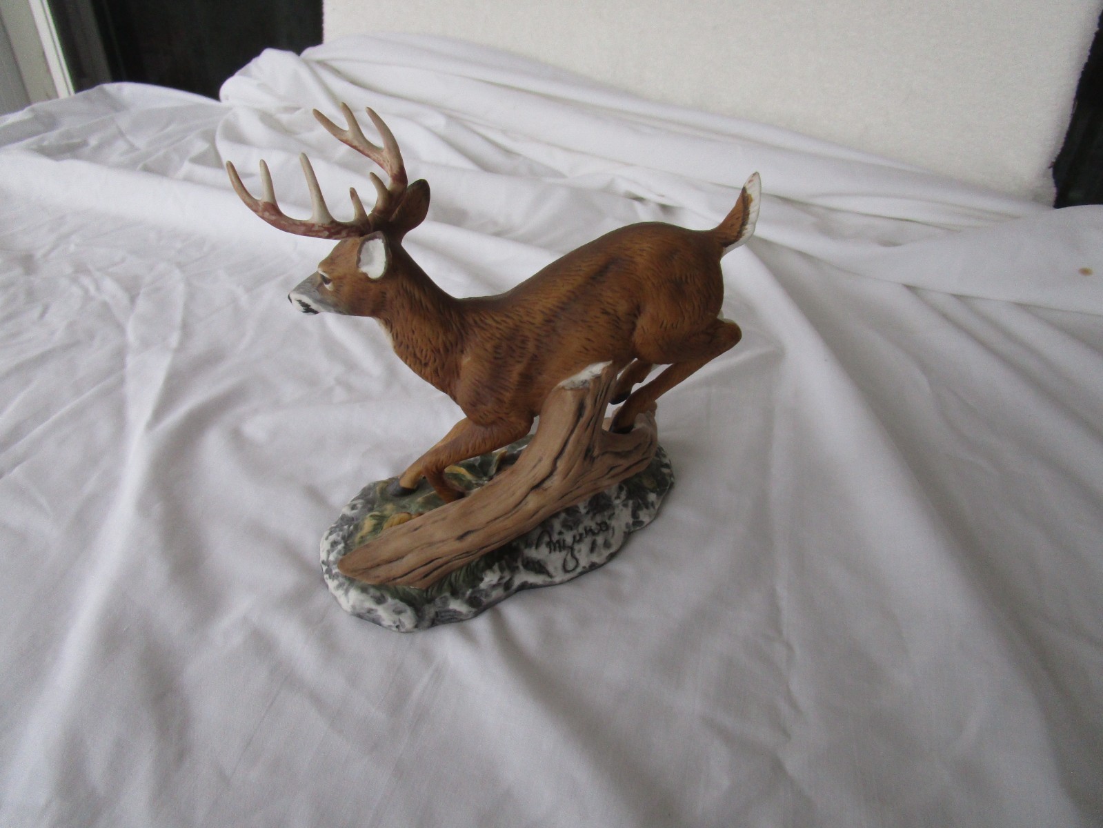 Masterpiece by Homco ~[ Porcelain Whitetail Buck Lifelike Figurine 1986 ] ~~!!!!