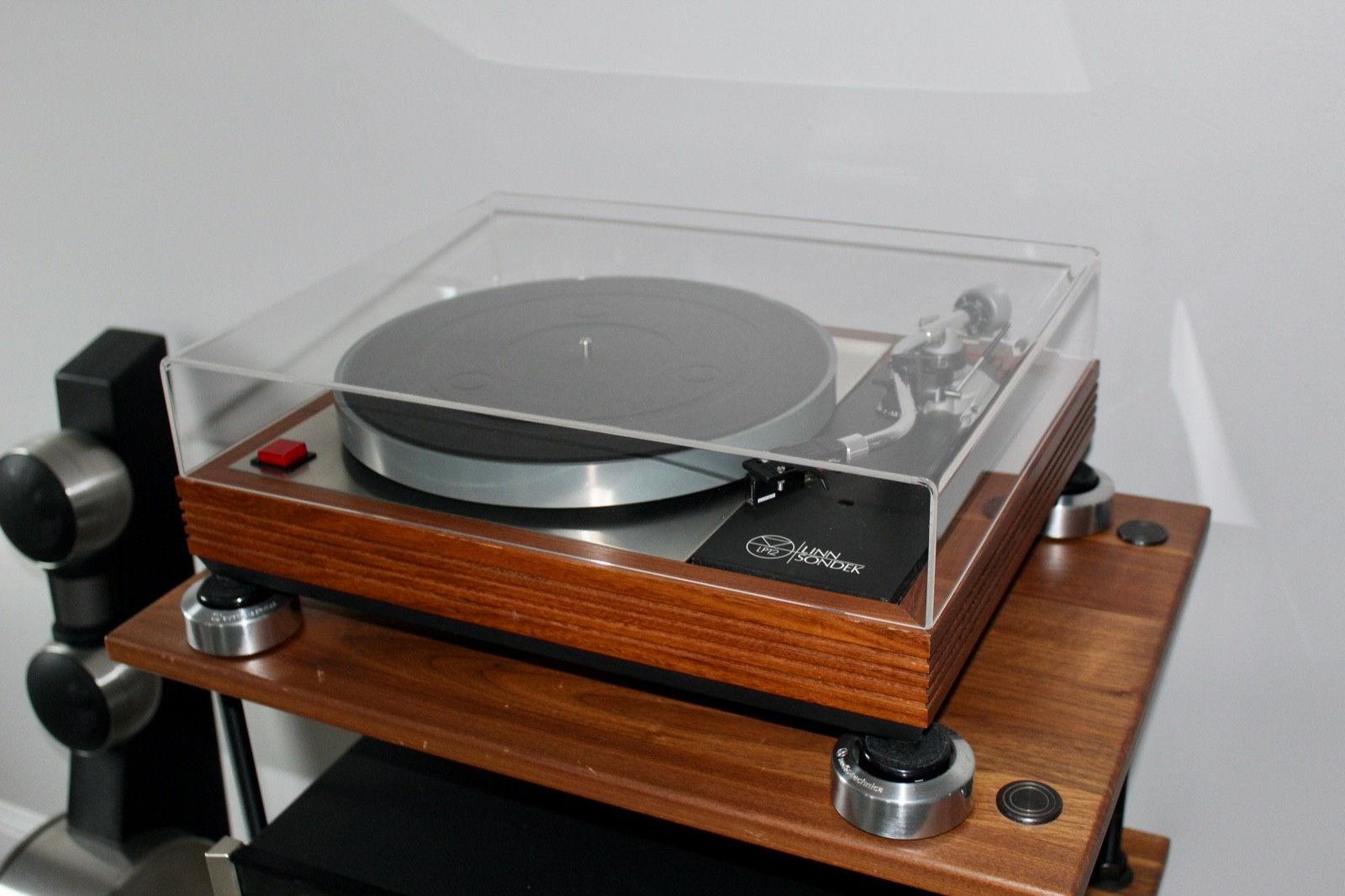 LINN SONDECK LP12 TURNTABLE w/ New Dust Cover