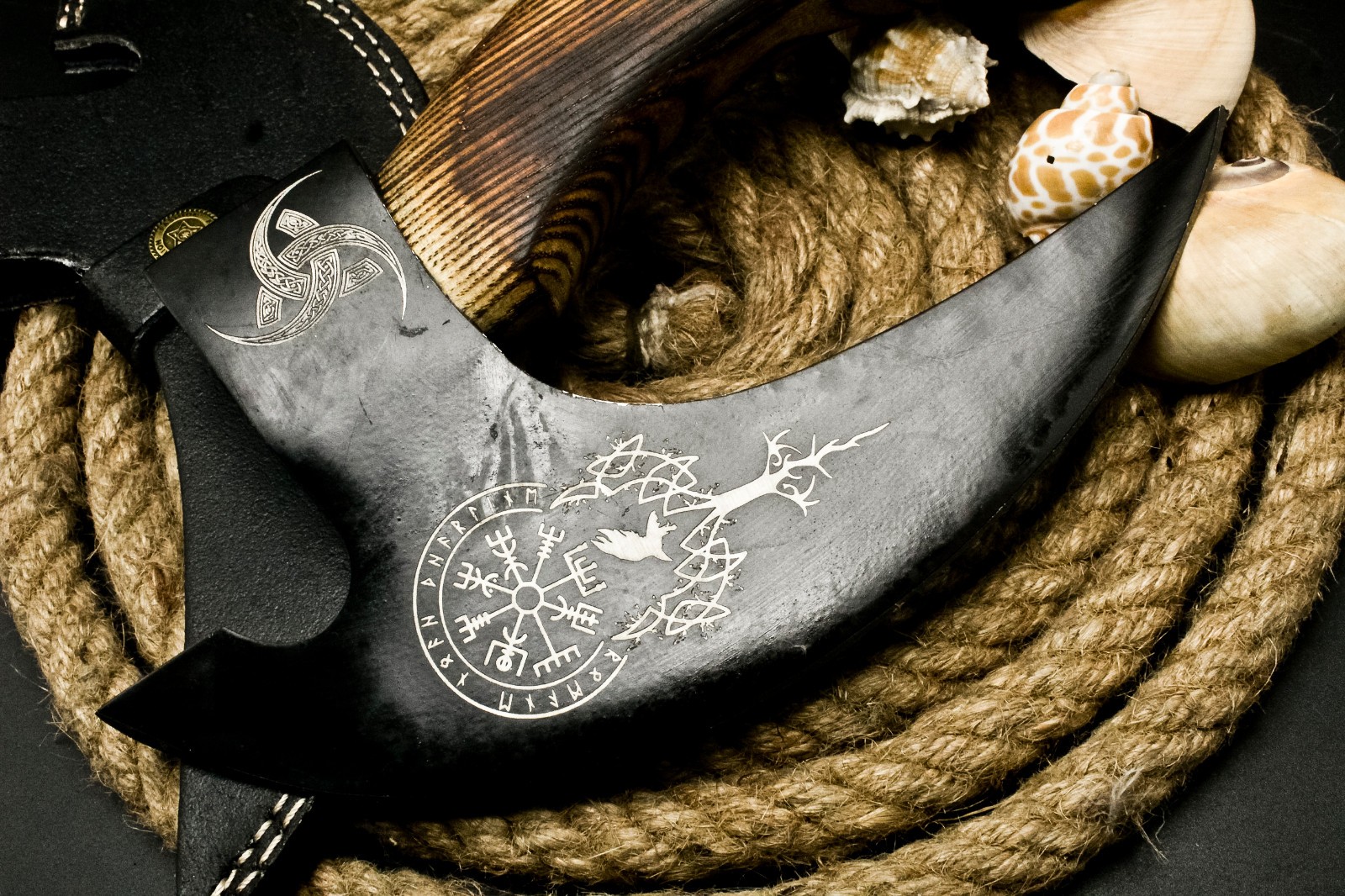 SK124 Custom Handmade Powder Coated Blade Viking Pizza Axe | Pizza Cutter Axe