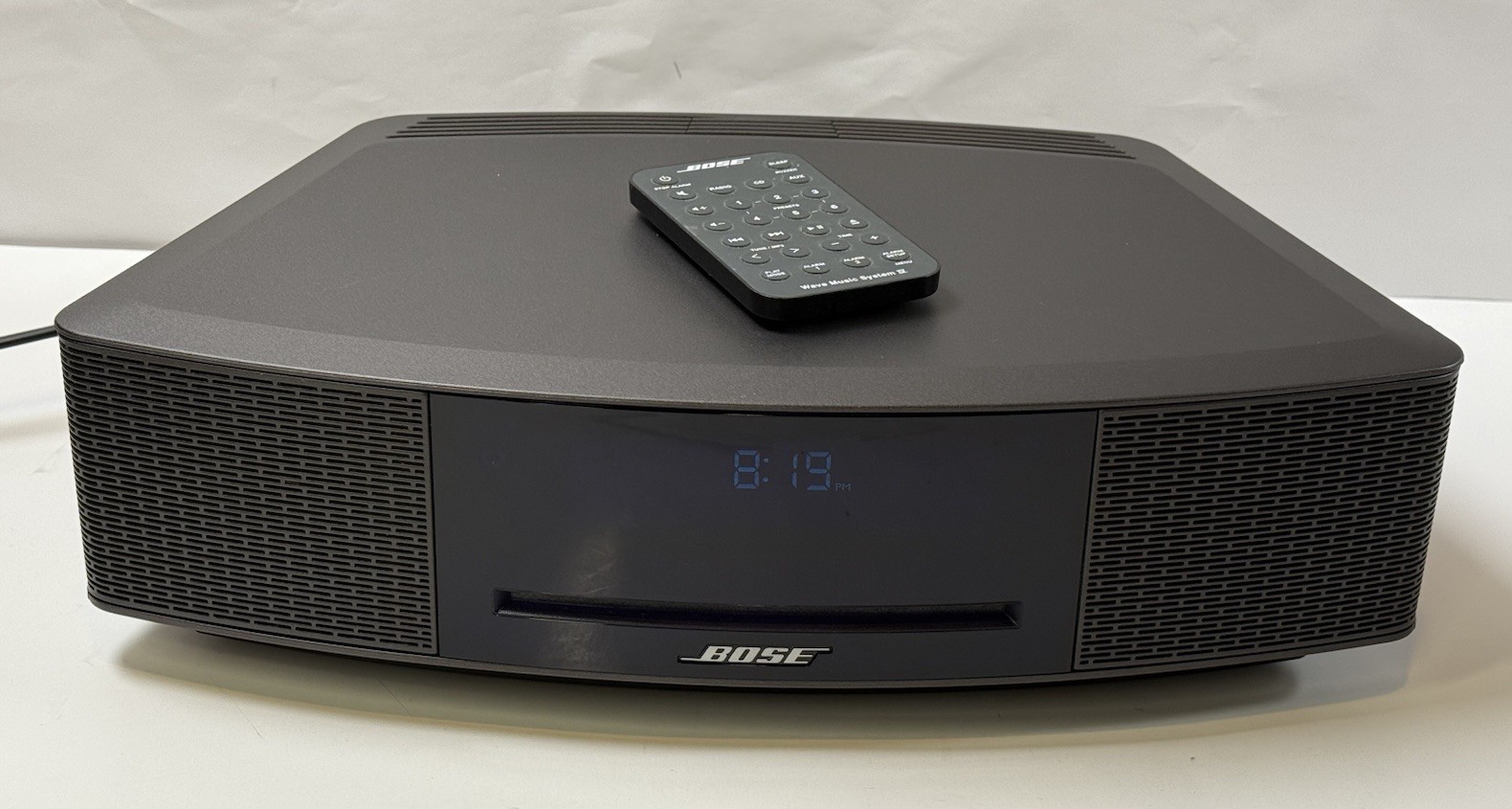 Bose Wave Music System IV CD Player/AM/FM Radio Model 417788-WMS With Remote