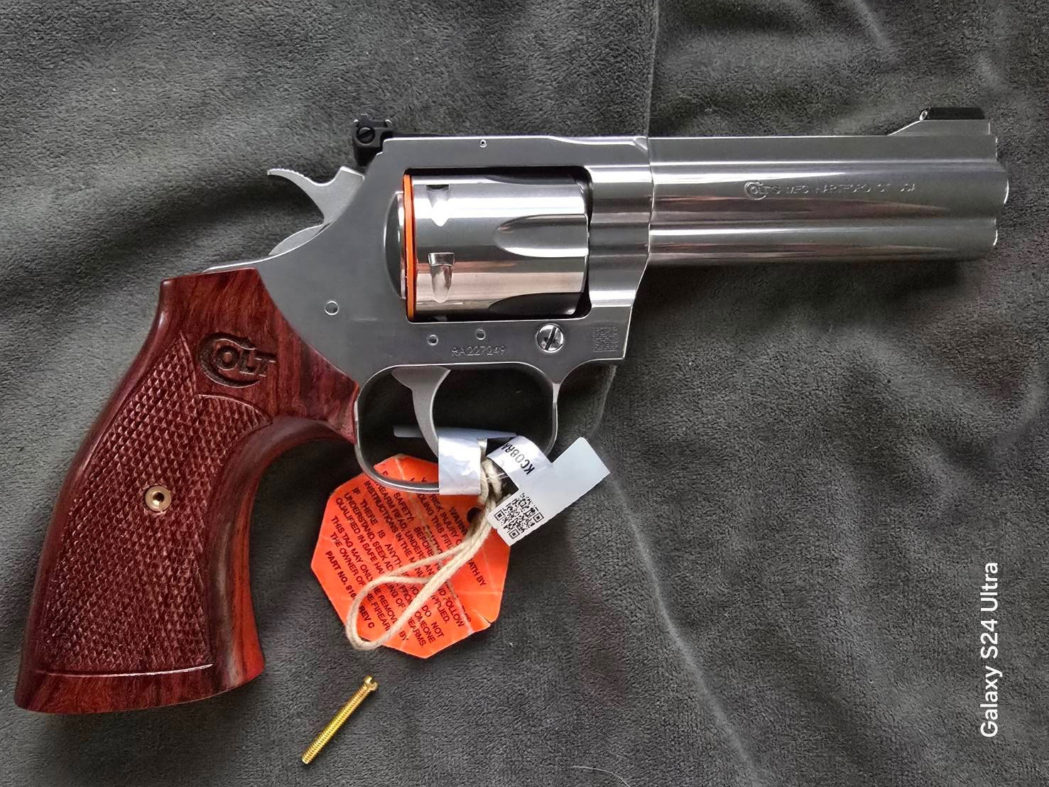 Colt grips fit New Colt King Cobra (2017,2019- present)The New Colt Viper 2024