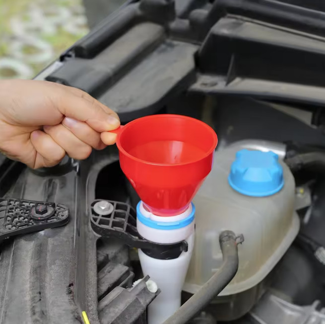 Universal Telescopic Car Oil Funnel with Hose Gasoline Fuel Filling Tool - NEW
