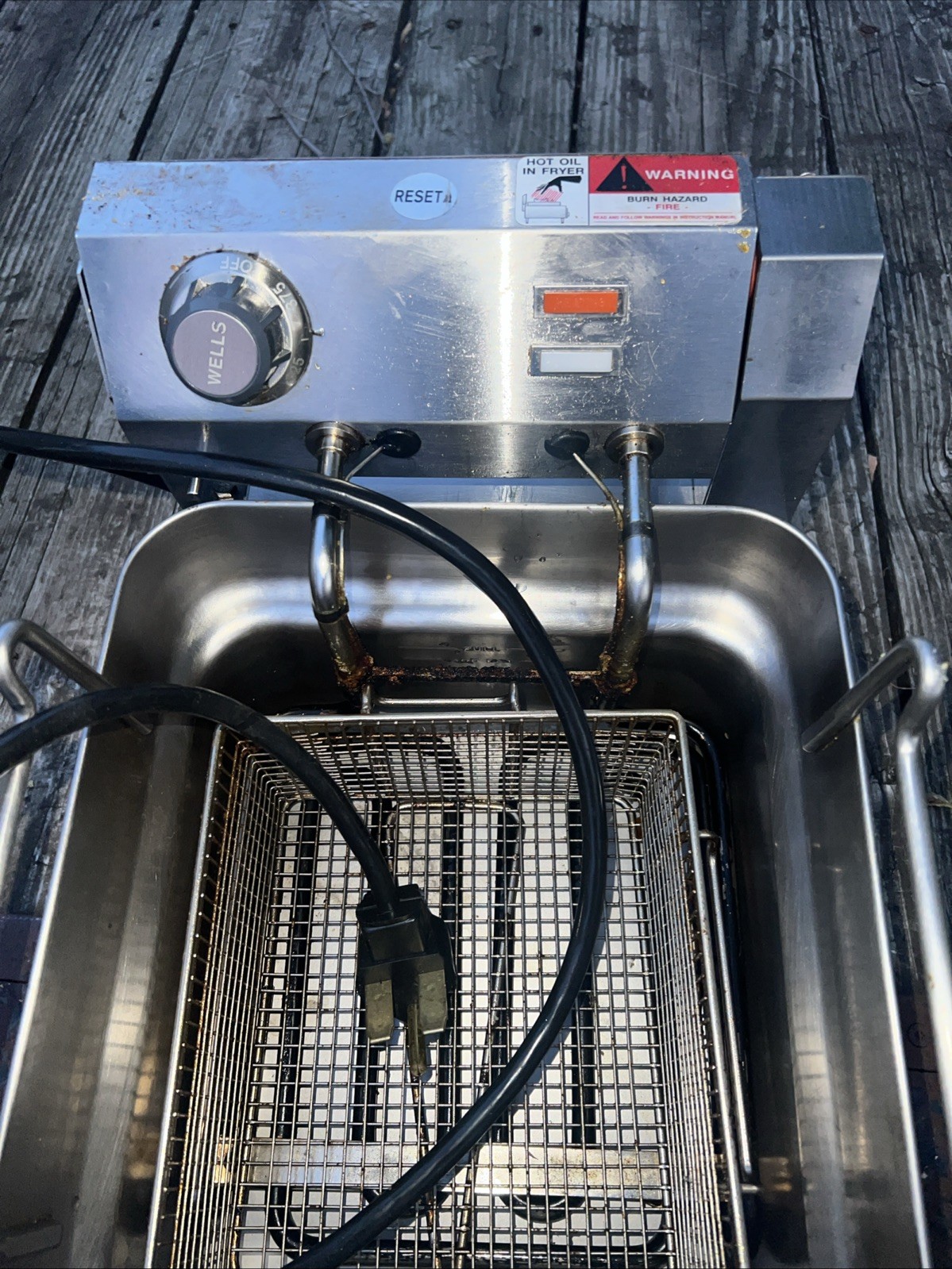 Wells 5E-F15CY 15 lb. Electric Countertop Fryer - 208-240V, 4319/5750W W