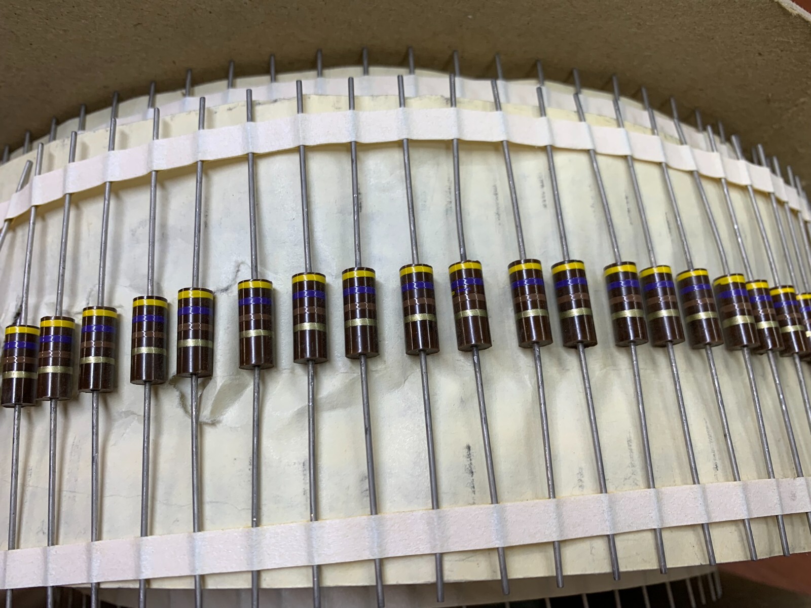 50-PCS Allen-Bradley RC32GF471J 470 Ohm 1W 5% Carbon-Comp Resistor NEW