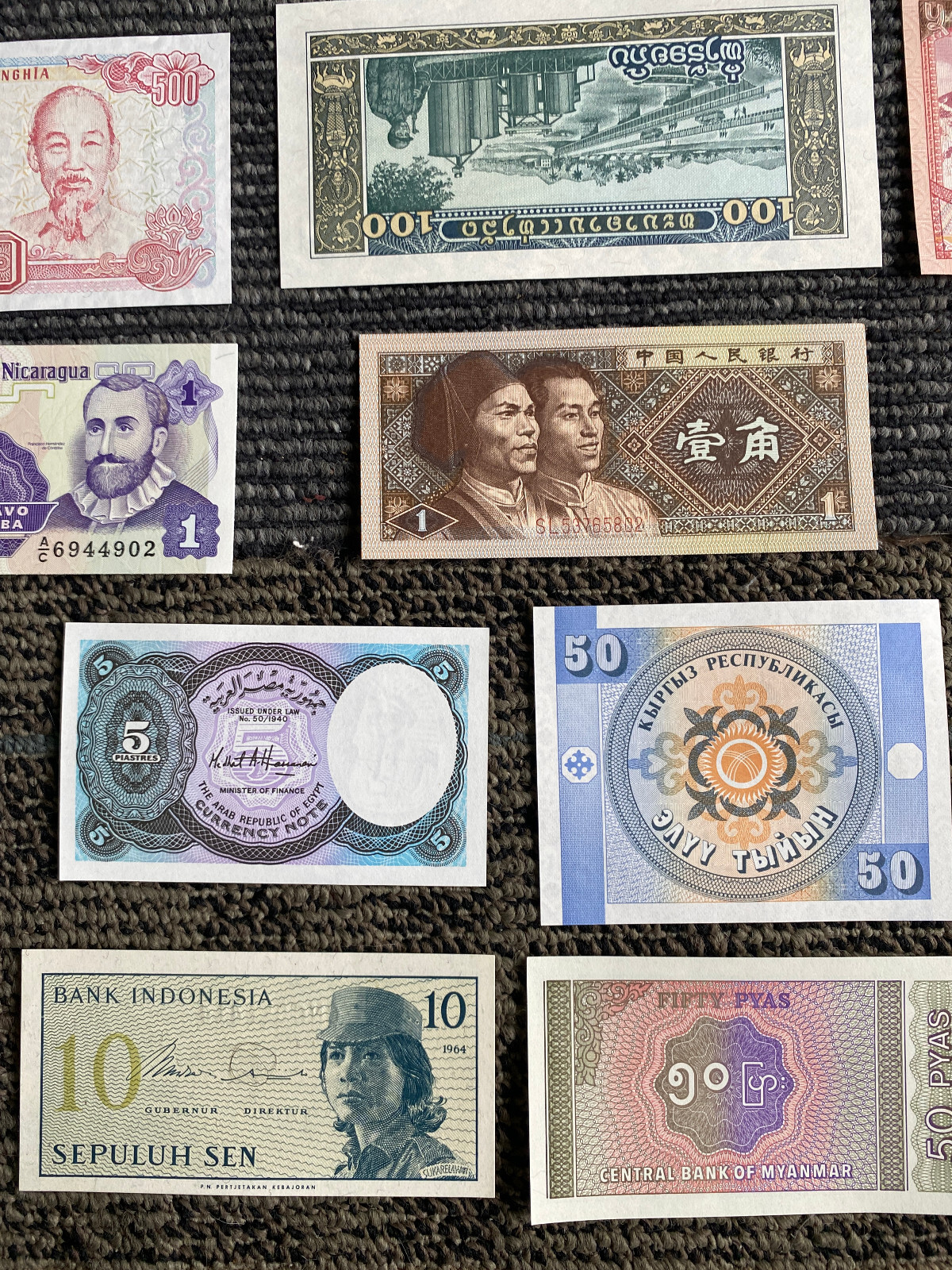 25 Different Banknotes from 25 Countries UNC - Collectible World Currency Lot