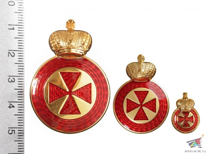 Badge of the Order of Saint Anna medallion 44 x 31mm 4th class on edged weapon