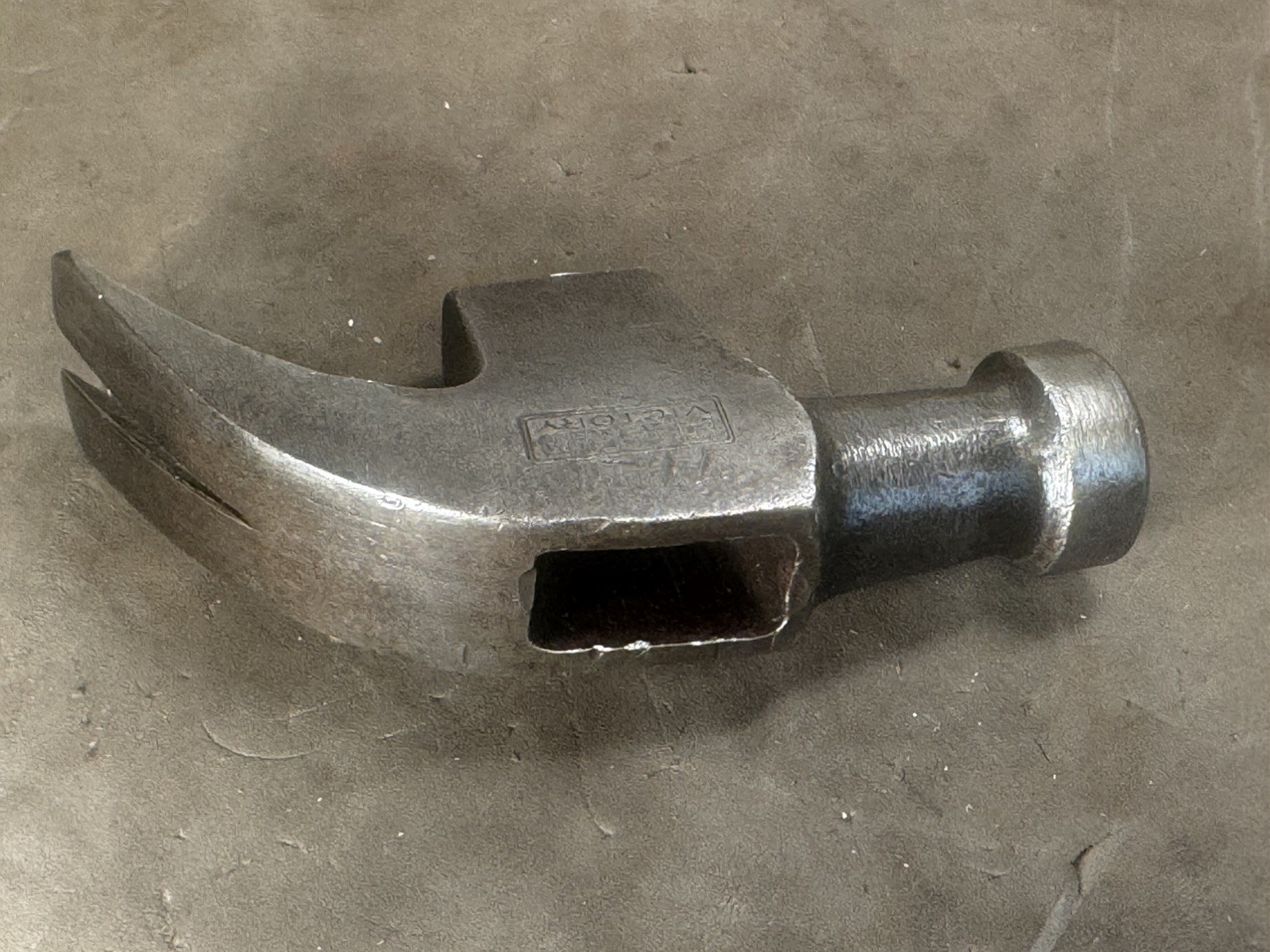 Vintage PLUMB VICTORY Curved Claw Hammer 16 oz. Head Nice Condition