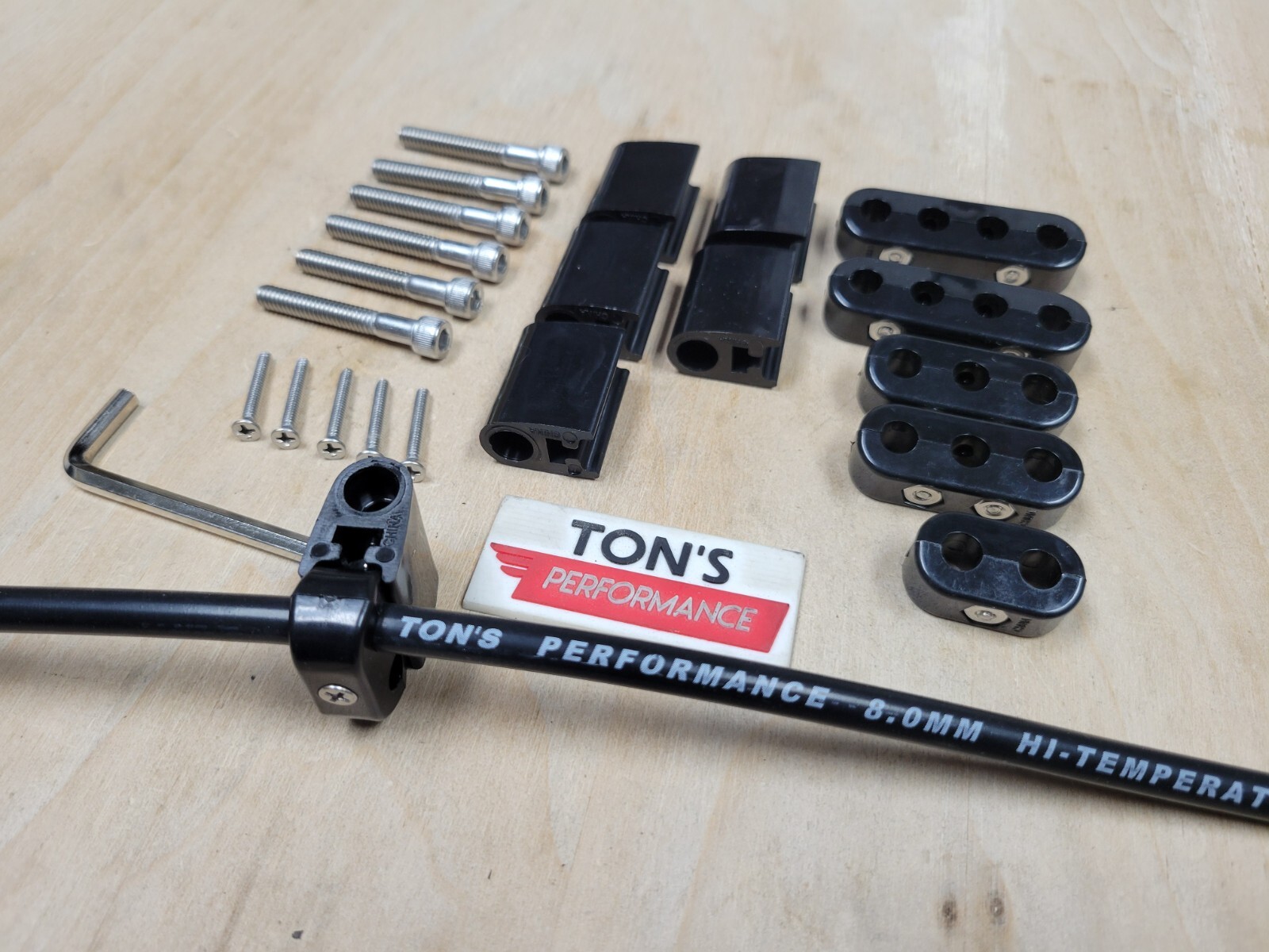 Bolt to Valve Cover V8 Vertical Wire Loom Kit 7-8mm Spark plug wire separator