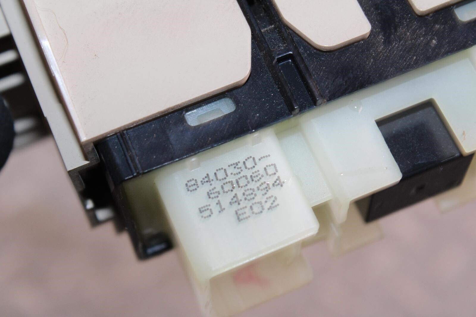 03-07 LX470 *WORN* Woodgrain Front Passenger Right Door Power Window Lock Switch