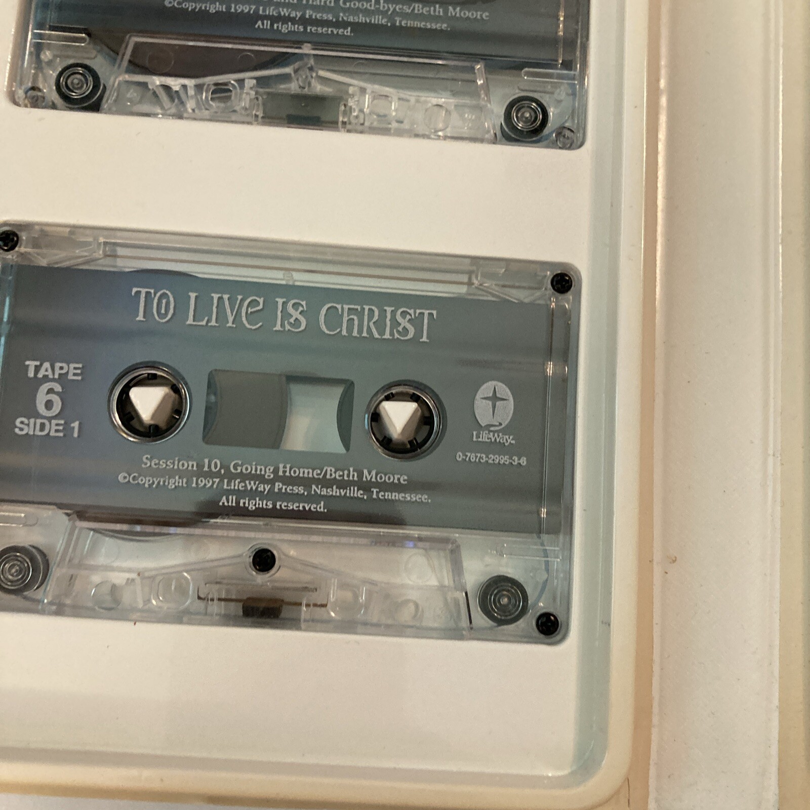 Beth Moore To Live Is Christ: The Life & Ministry of Paul Cassette Leader Kit