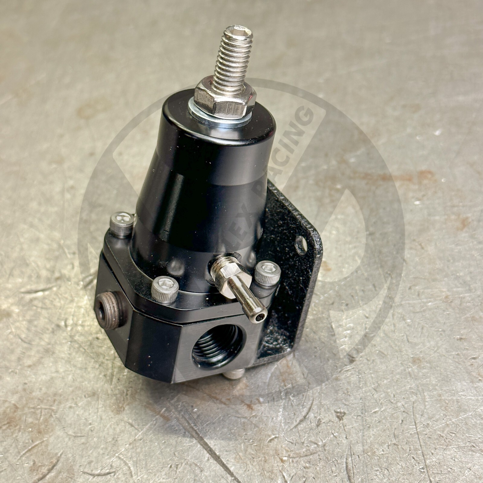 Aeromotive 13196 Style Fuel Pressure Regulator Bracket w Bolts (Silver)