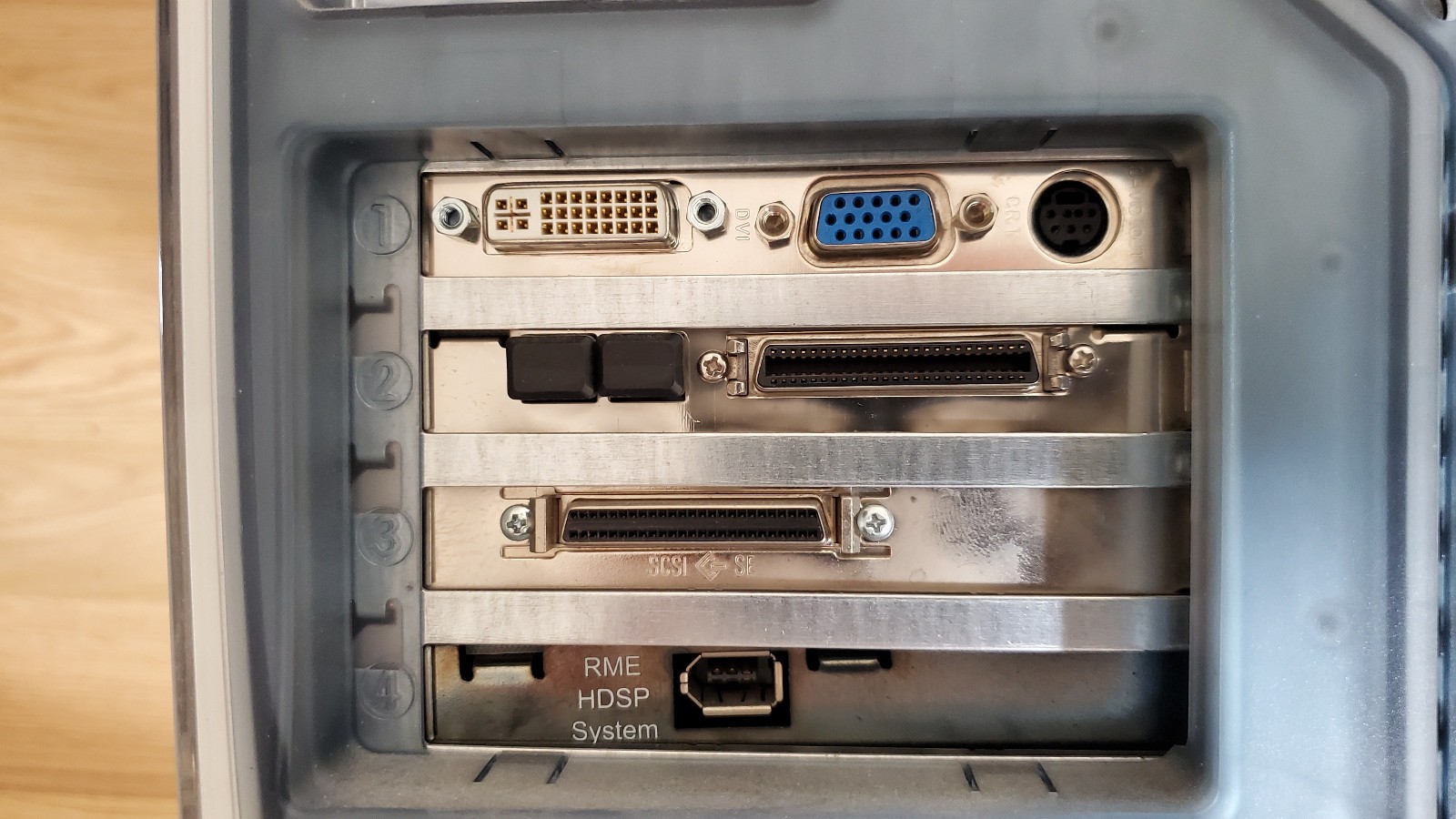 Apple Power Mac G4 2001 500MHz 1GB RAM Radeon 8500 RAID SCSI No HDD No OS