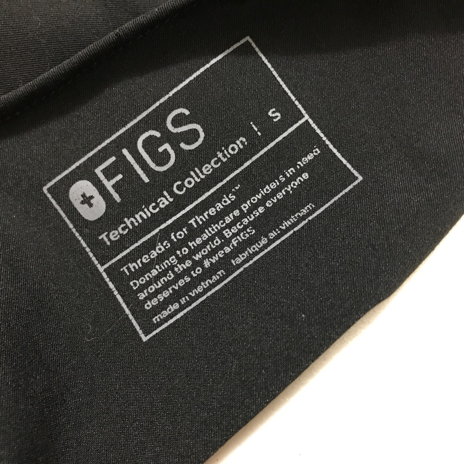 FIGS Catarina One-Pocket Scrub Top & Zamora Jogger Pants Set Black Size SP