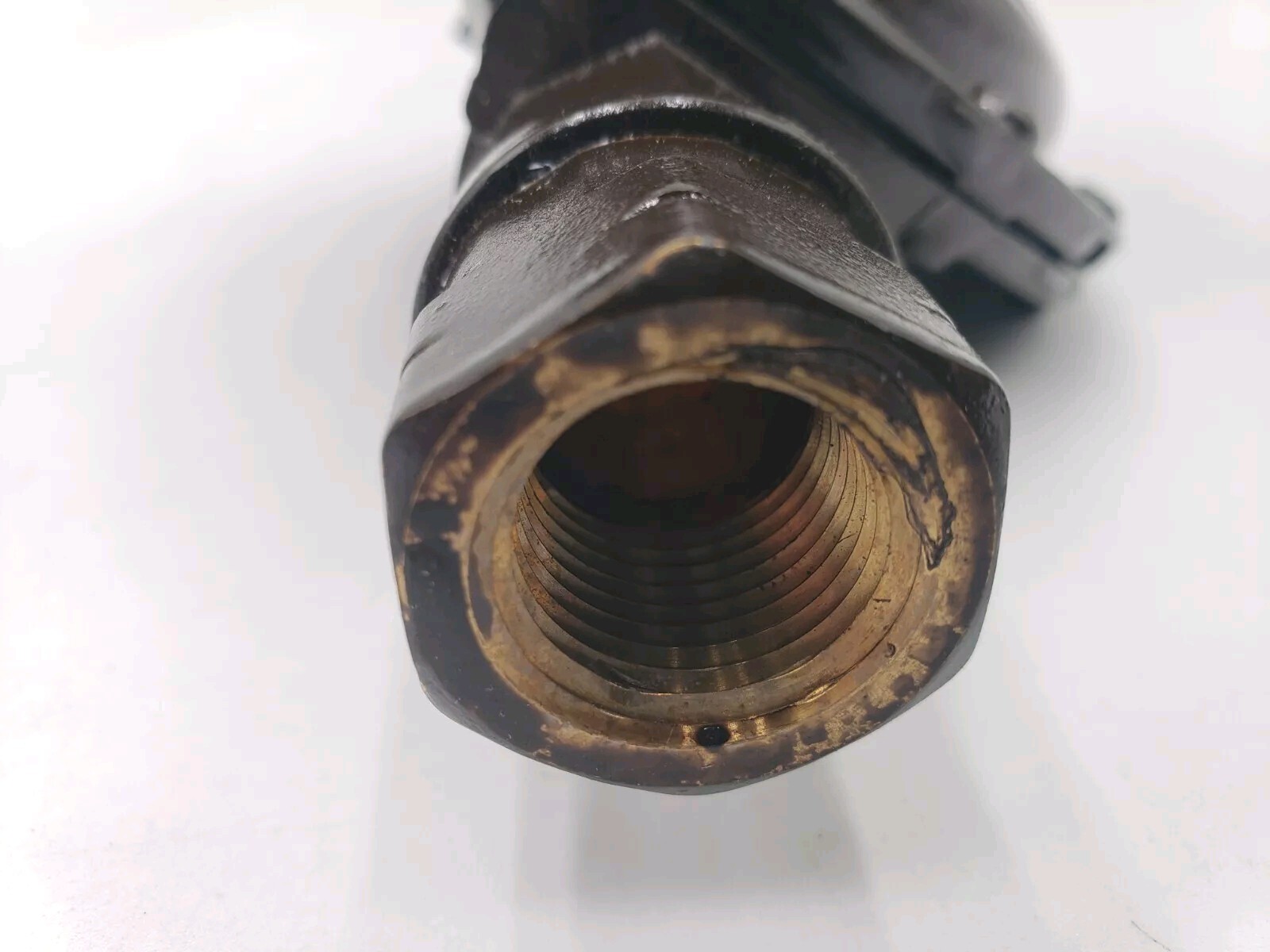 LB White Propane Regulator LP 11" WC 2nd Stage Vent Over Outlet 550-06553 3/4"