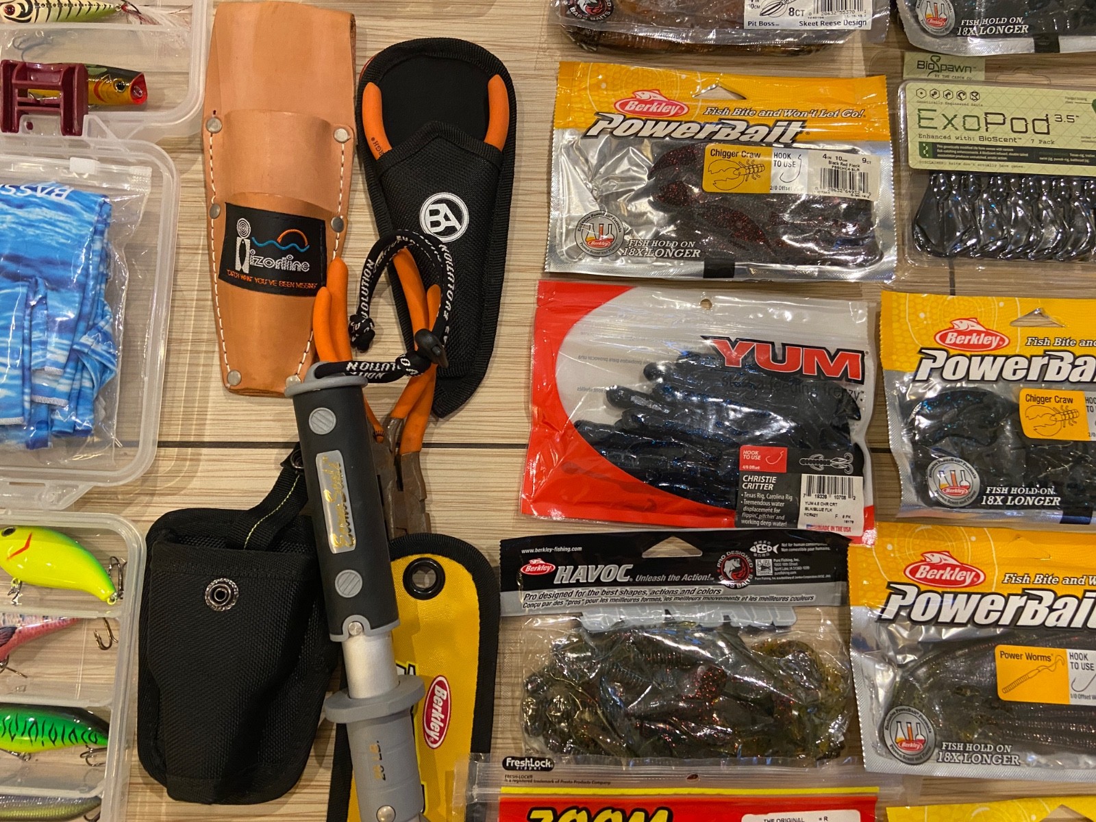 🎣 40 LBS of Bass Fishing Gear – Mostly NEW – 65+ Lures – Complete Setup