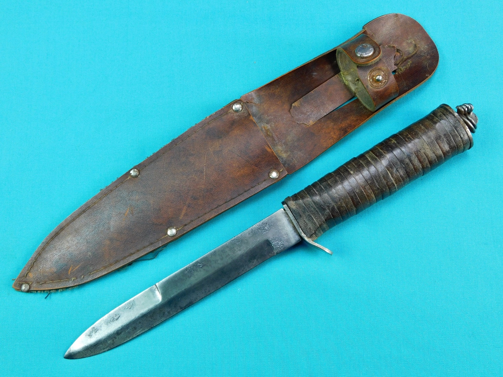 Vintage WW2 Japan Made Fighting Knife w/ Sheath