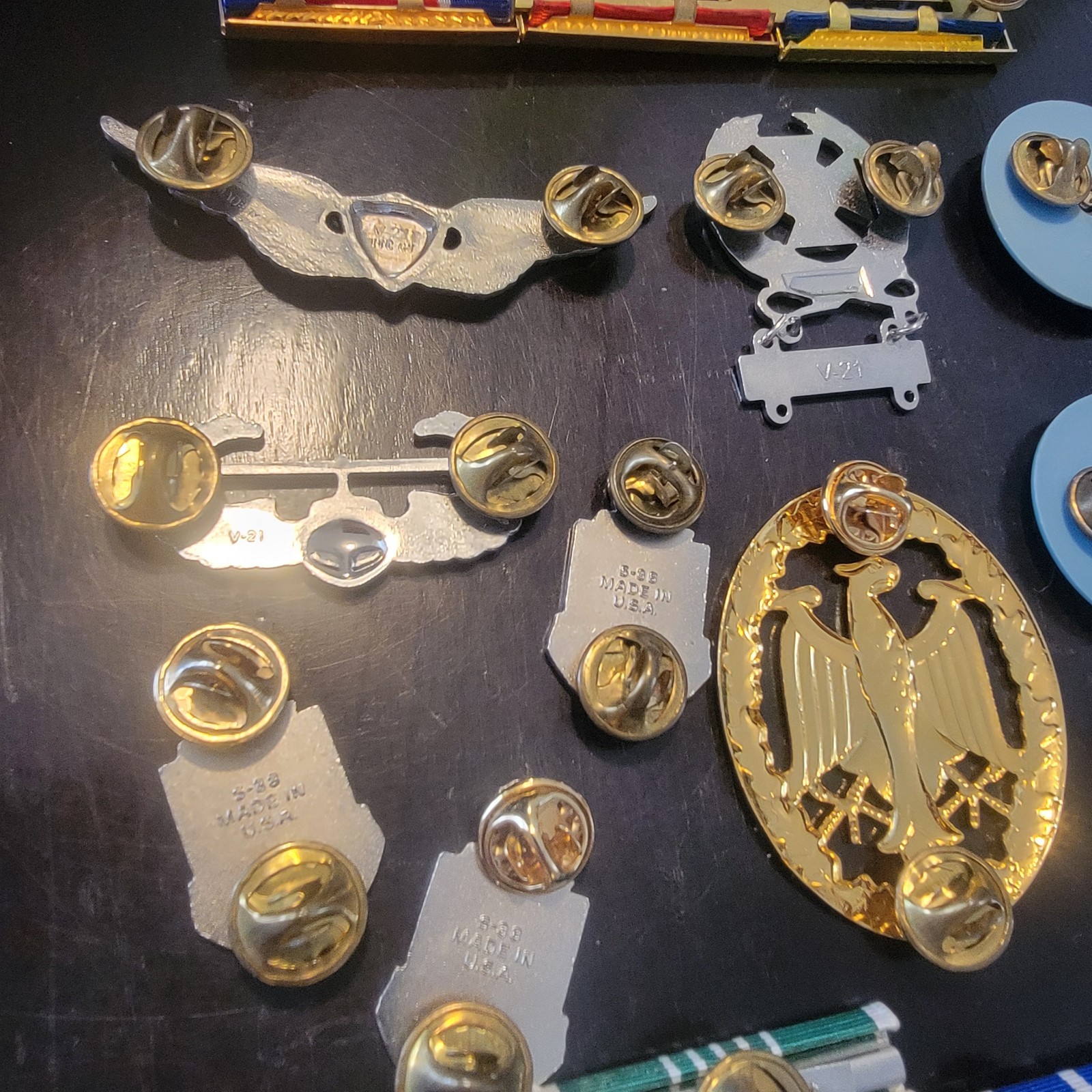 Vintage / Modern Mixed Lot US Military Pins and Ribbons Used Condition