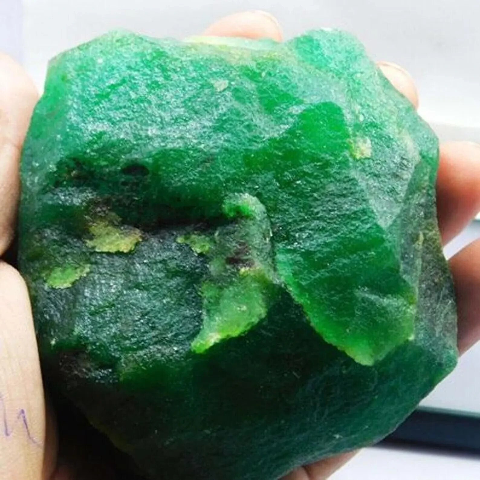 1005 Ct Natural Colombian Green Raw Emerald Rough Uncut Loose Gemstone