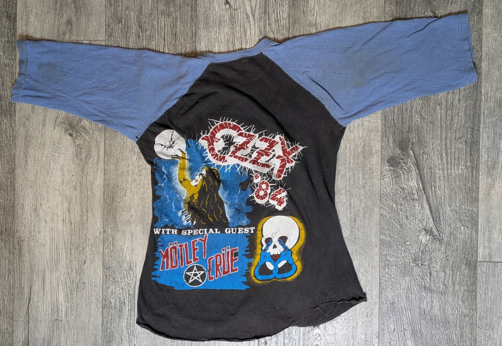 Ozzy Osbourne Bark At The Moon Concert Tee shirt 1984 Motley Crue Vintage