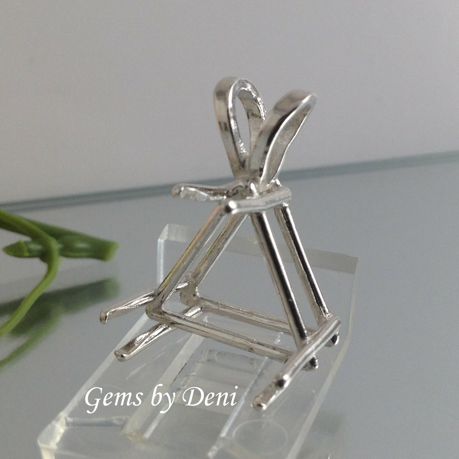 Triangle (Trillion) Sterling Silver Pre-Notched Pendant Setting (4x4mm-16x16mm)