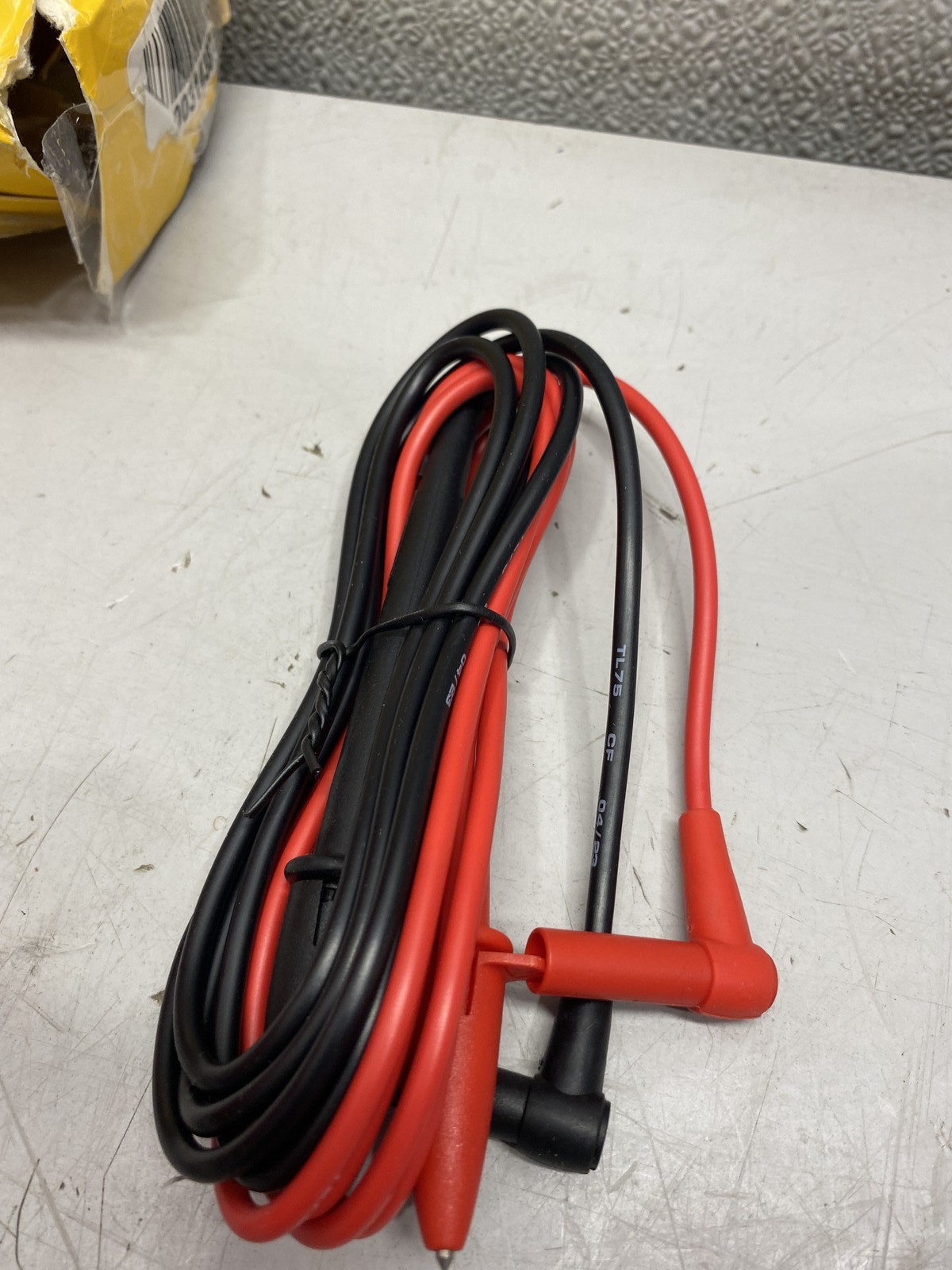 Fluke 325 True RMS Clamp Meter AC/DC Yellow 5065866