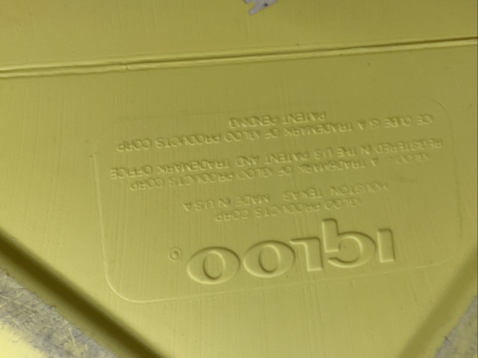 Igloo SHITI EMBLEM Ice Cube Yellow & White Cooler 12qt ~ 14 Cans