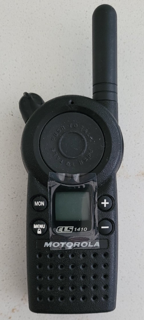 MINT Motorola CLS1410 Two-Way Business Radio Walkie Talkie UHF 4 Channel 1 W