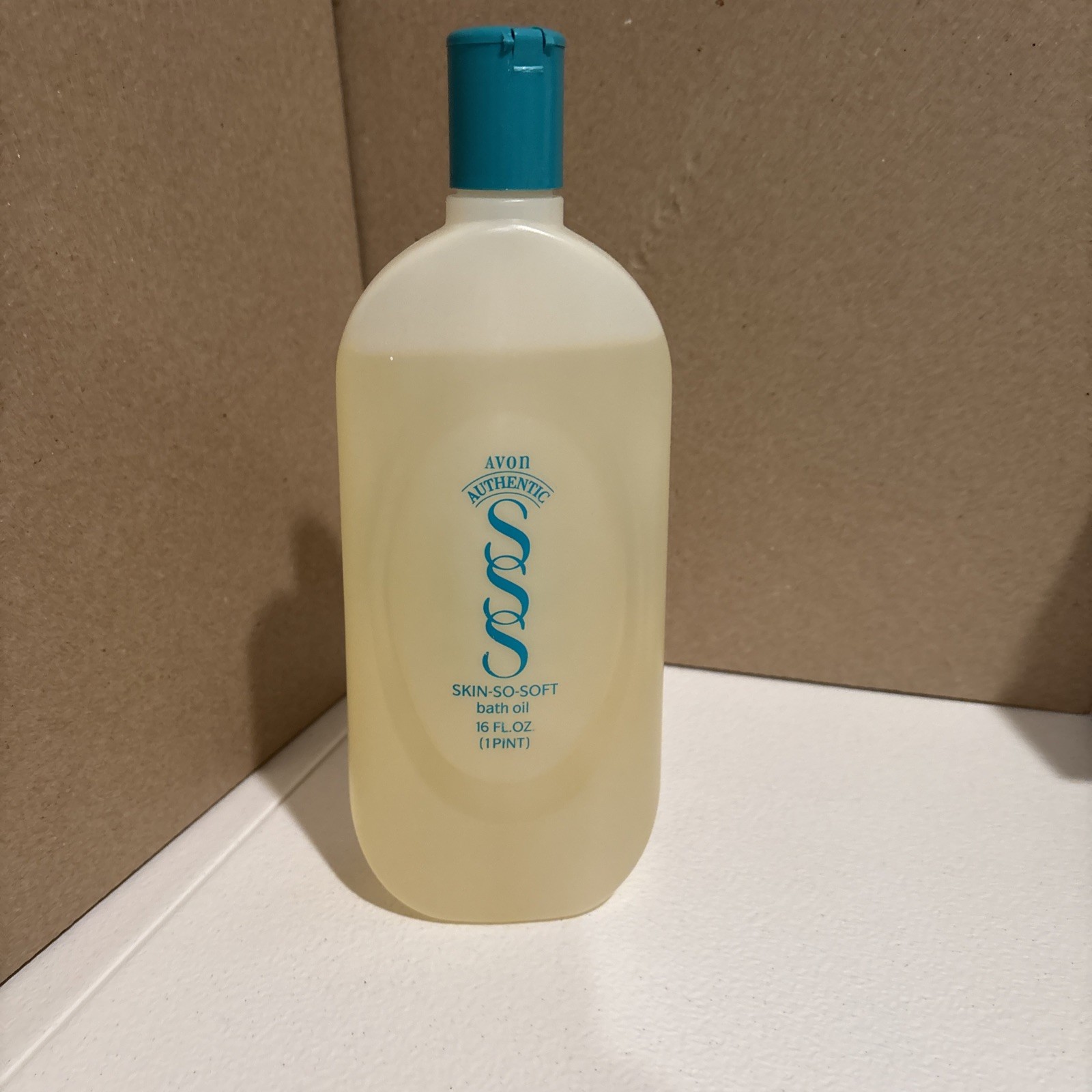 Vintage Avon Skin So Soft Original Bath Oil Bottle 16 oz Woodland Fresh 1991 NOS